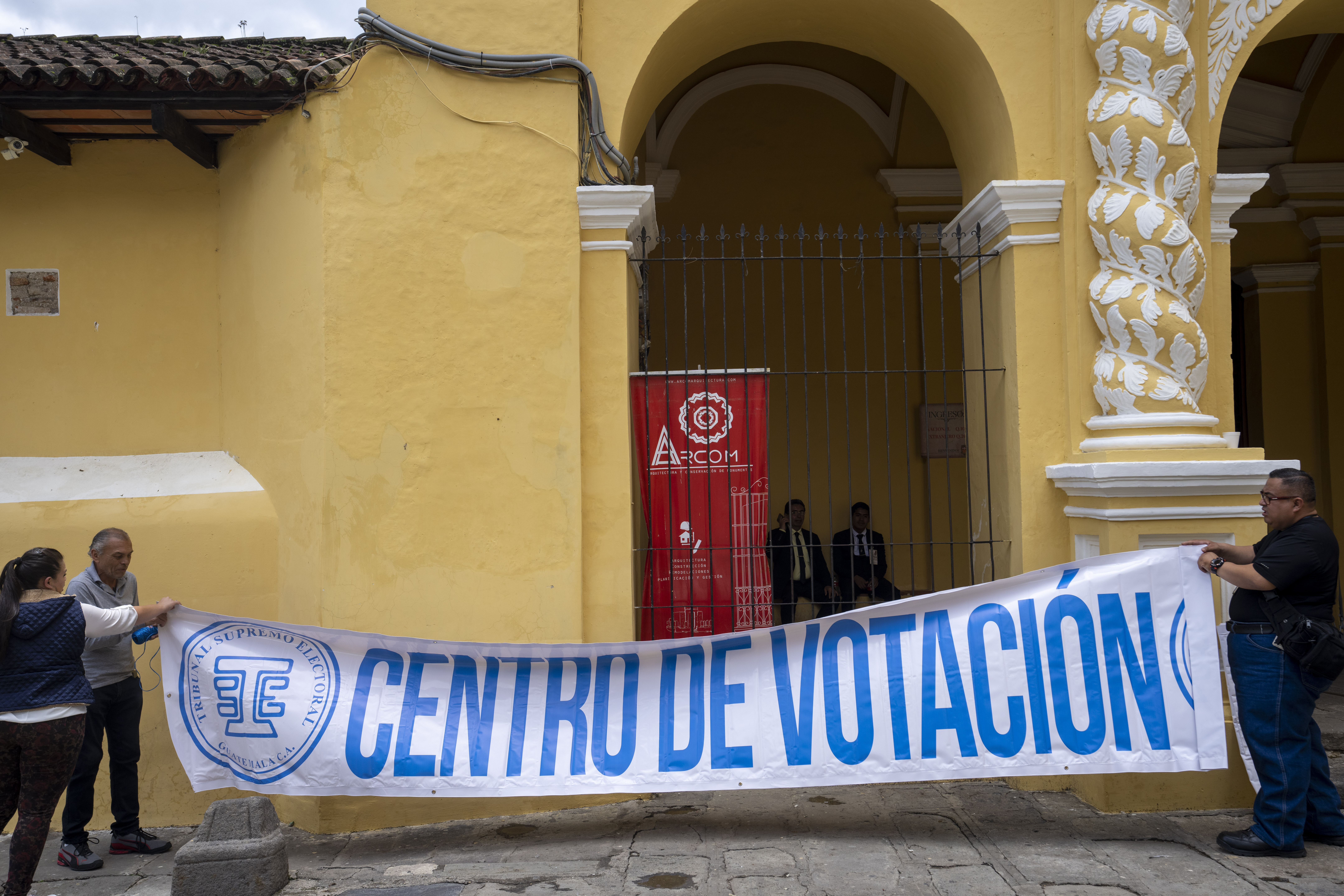 Los guatemaltecos votan en medio de la pobreza, la violencia y la corrupción. (AFP)