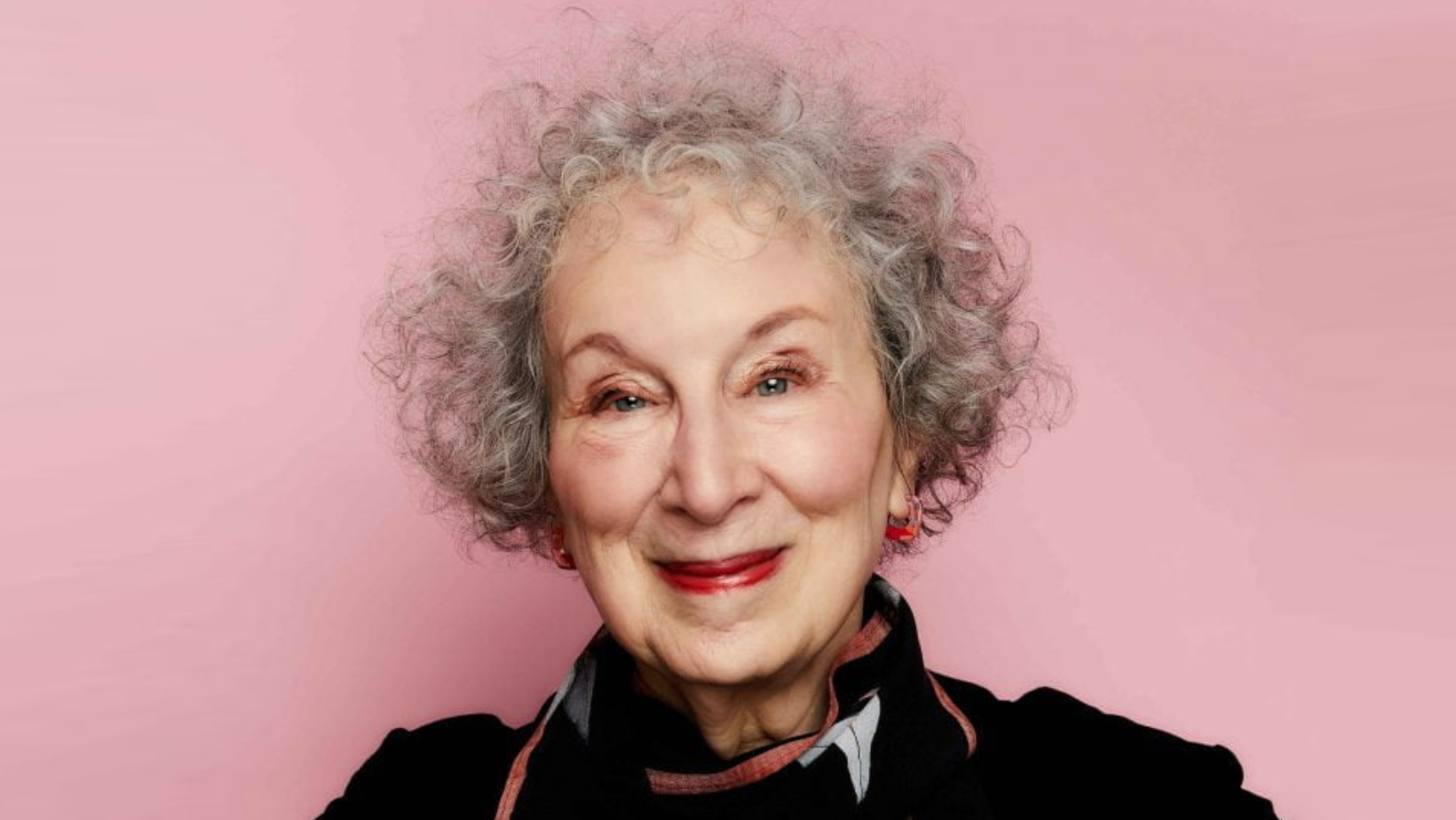 Para llegar a Margaret Atwood, Bernardini se hizo pasar por un editor de la editorial estadounidense Simon & Schuster 
