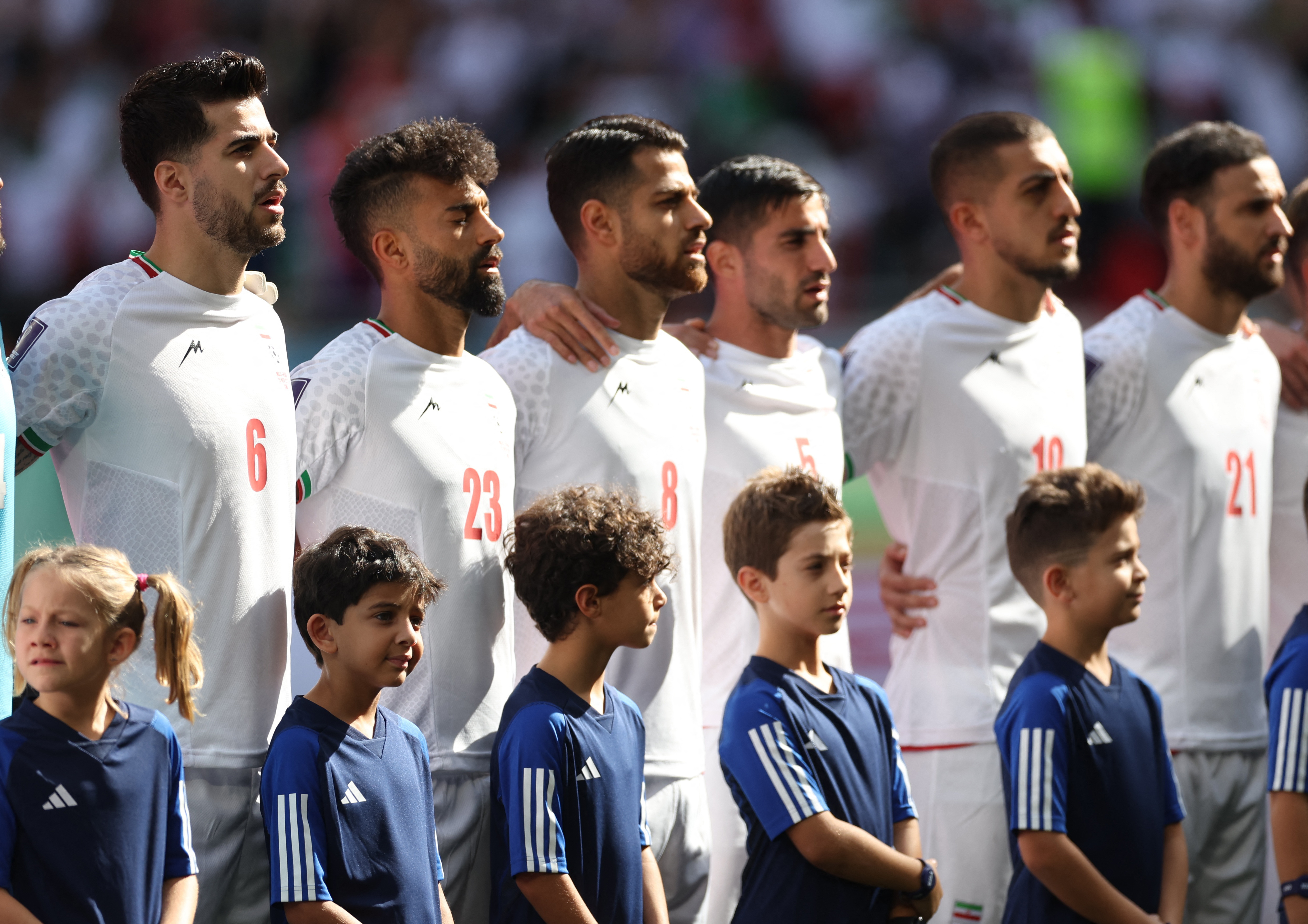 Jugadores iraníes antes del partido contra Gales (Reuters)