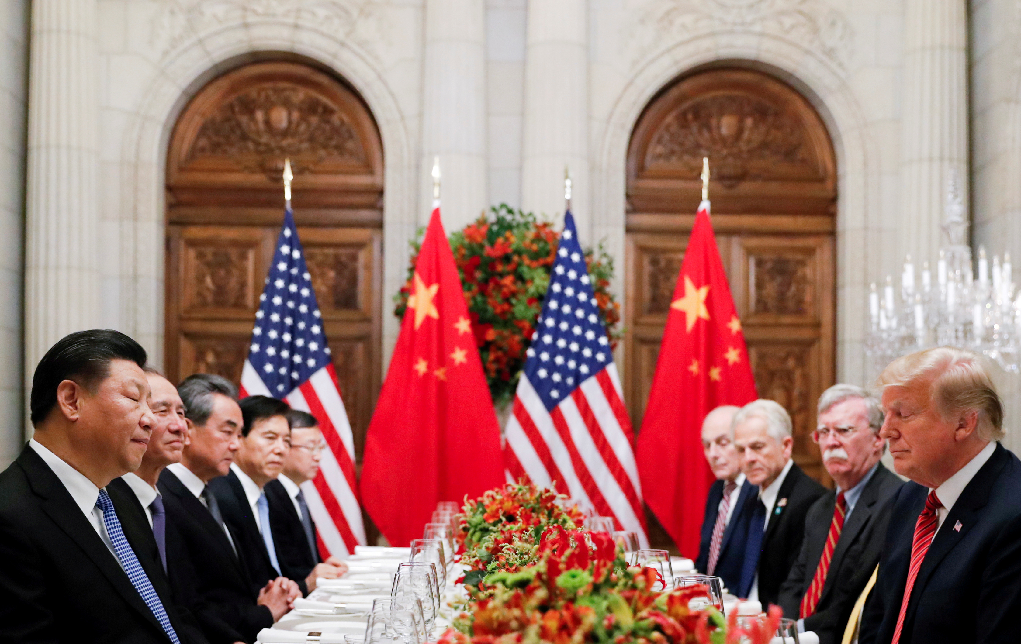 El presidente de EEUU, Donald Trump, durante su encuentro con Xi Jinping en Buenos Aires en 2018 (REUTERS/Kevin Lamarque)