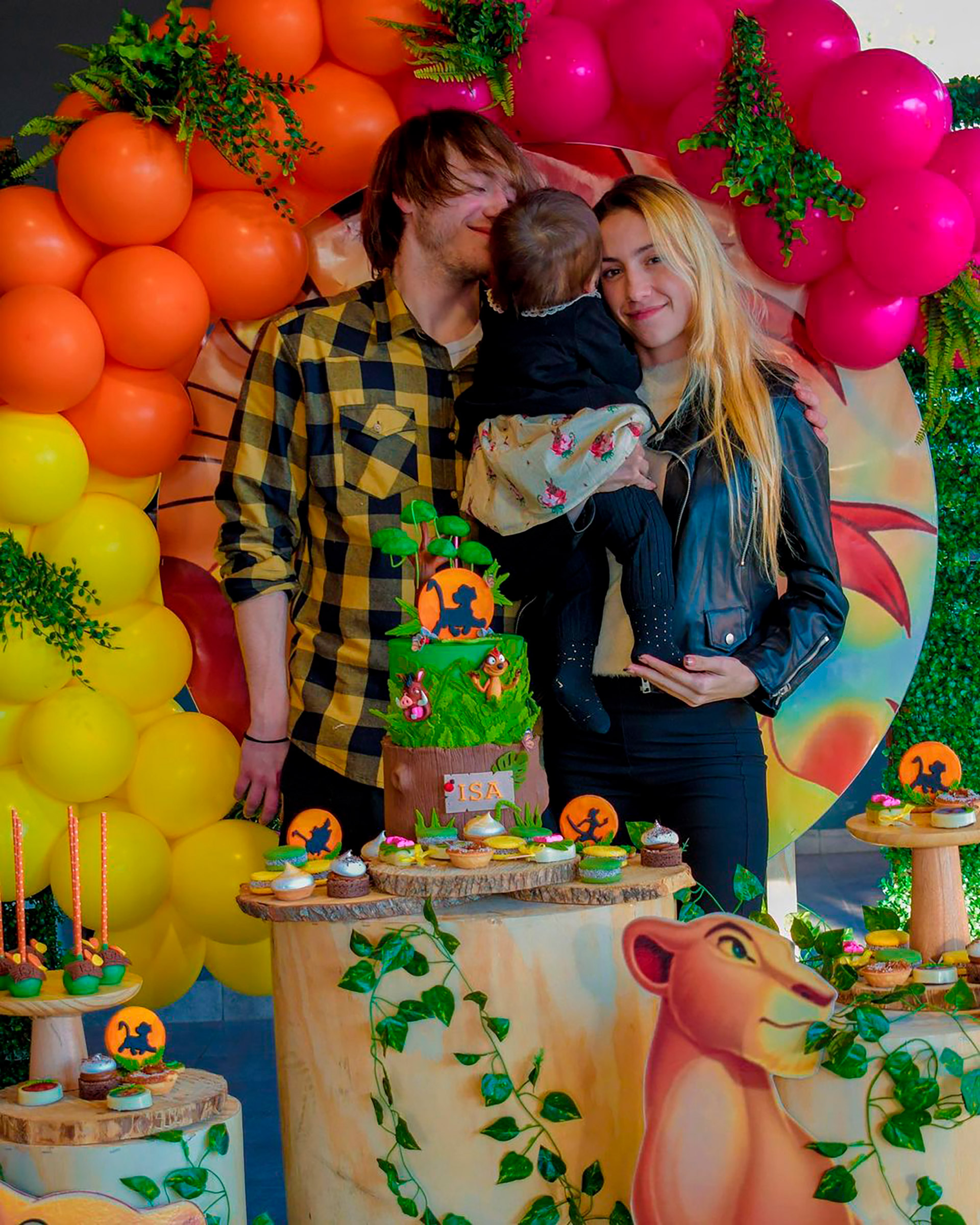 Paulo Londra and Rocío on their daughter Isabella's number one birthday