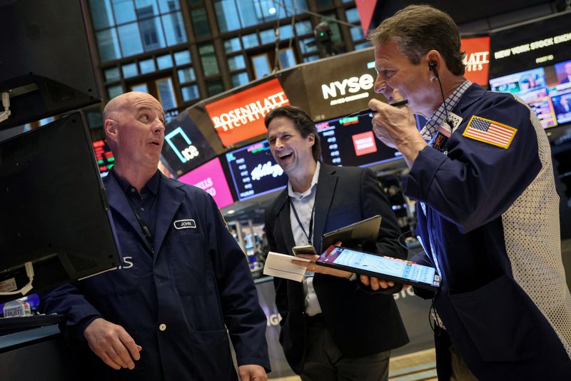La semana fue la peor del año para Wall Street (REUTERS/Brendan McDermid)