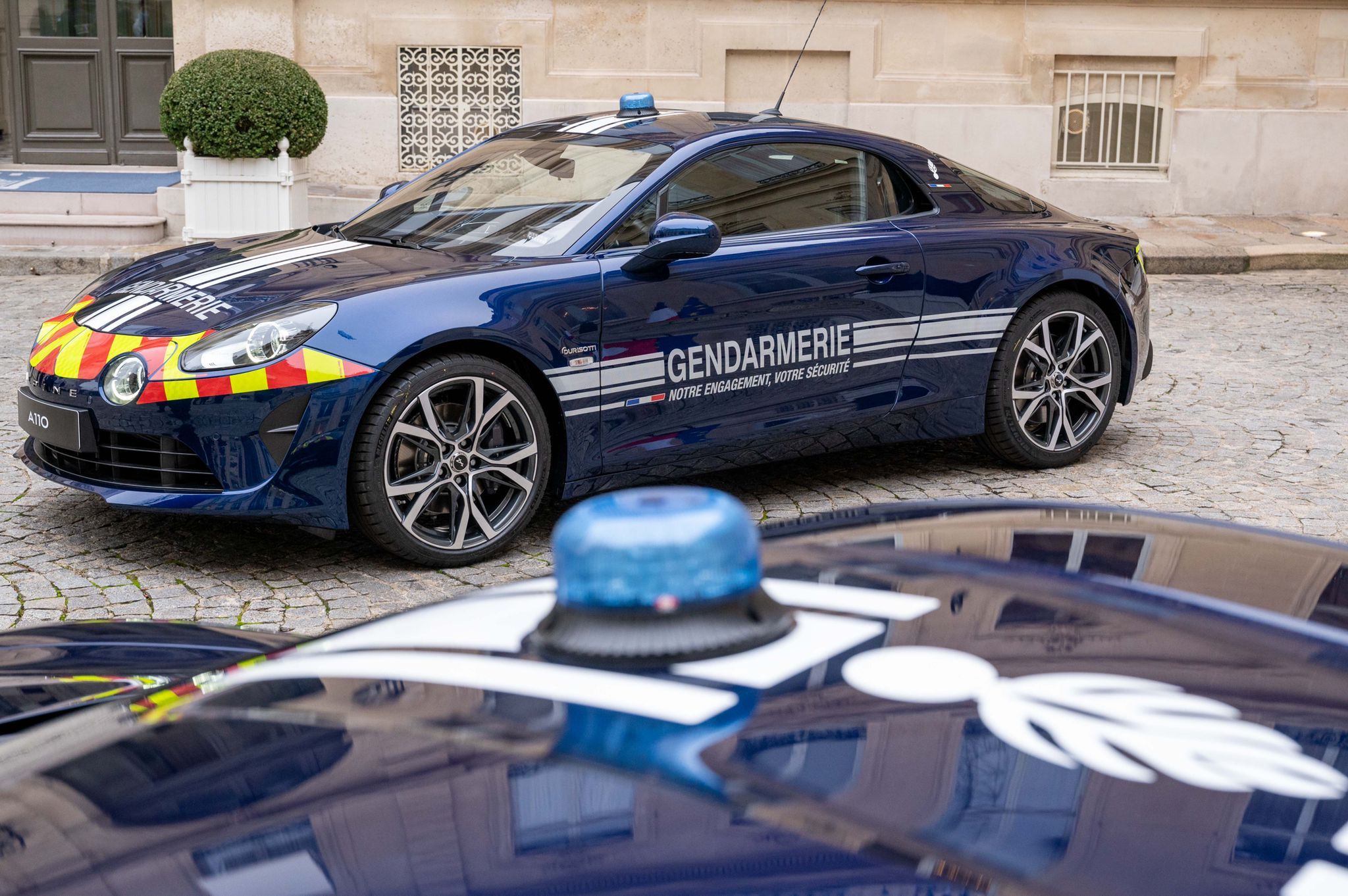 Alpine A110 - Supercarros da polícia francesa prometem servir à lei com  potência - Olhar Digital