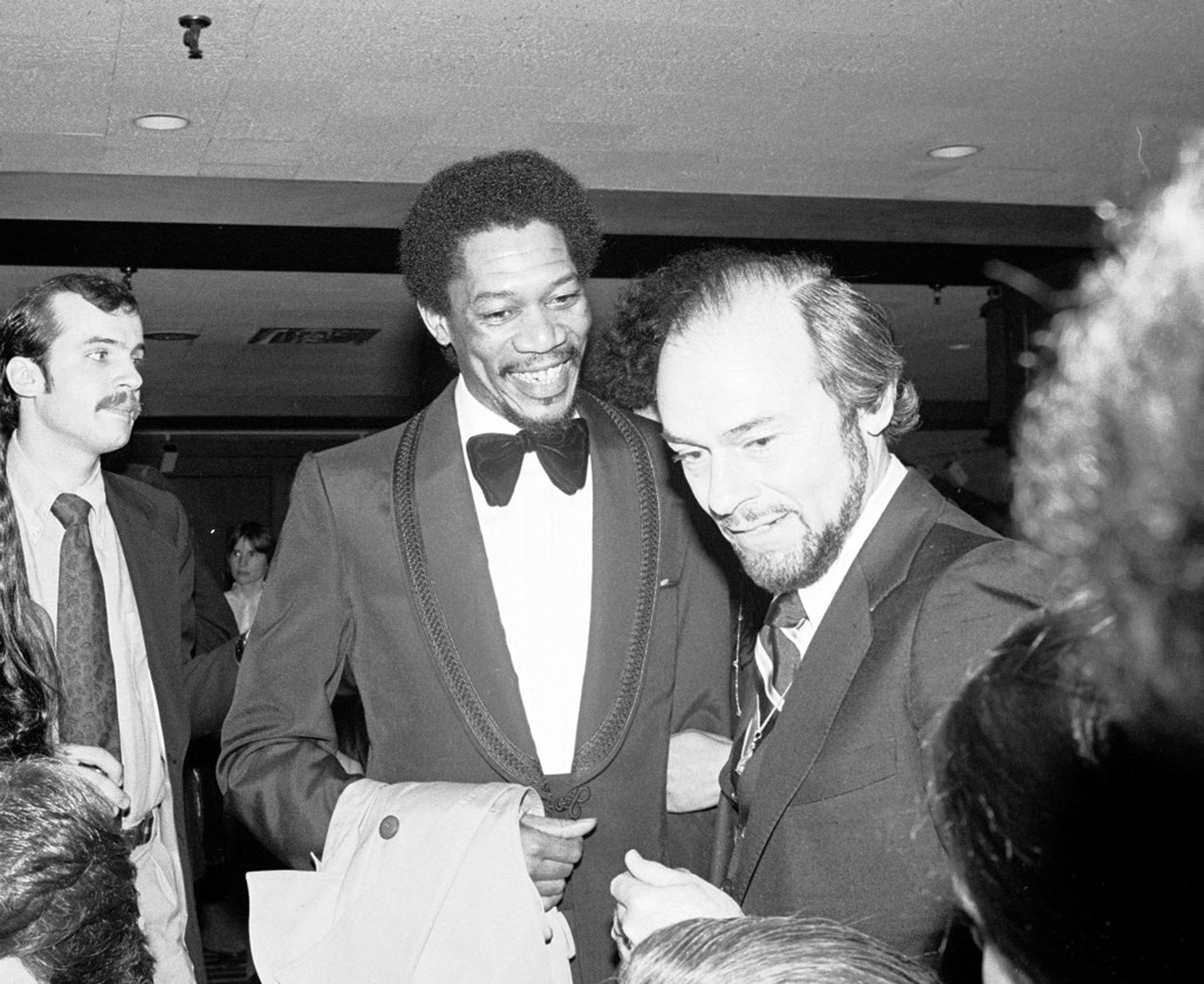 Morgan Freeman junto a James Lipton en uno de sus primeros trabajos, la obra Mighty Gents, de 1978 (Photo by Bobby Bank/WireImage) 