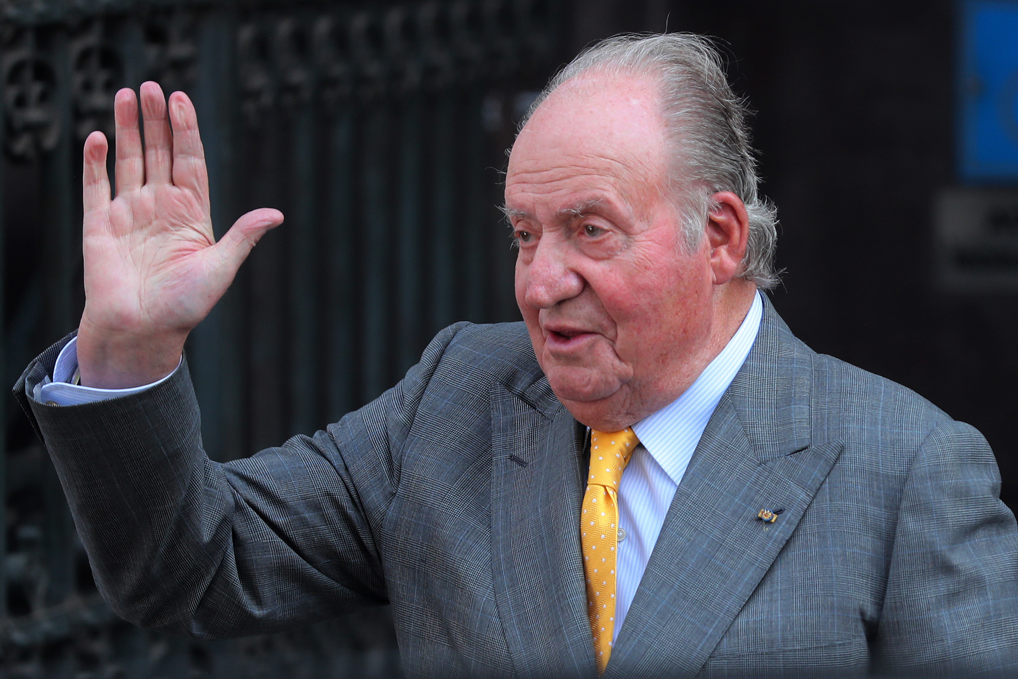 Transcurridos dos años de su ‘exilio’, Juan Carlos de Borbón no ha dado pistas de cuándo pretende normalizar su situación en España una vez que quedó exonerado de cualquier responsabilidad penal por las irregularidades fiscales cometidas en los últimos años de su reinado y tras su abdicación en junio de 2014. EFE/Mario Ruiz

