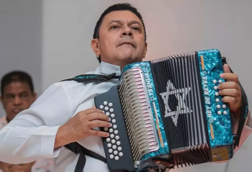 Le robaron valiosos acordeones al ex rey vallenato ‘Pangue’ Maestre