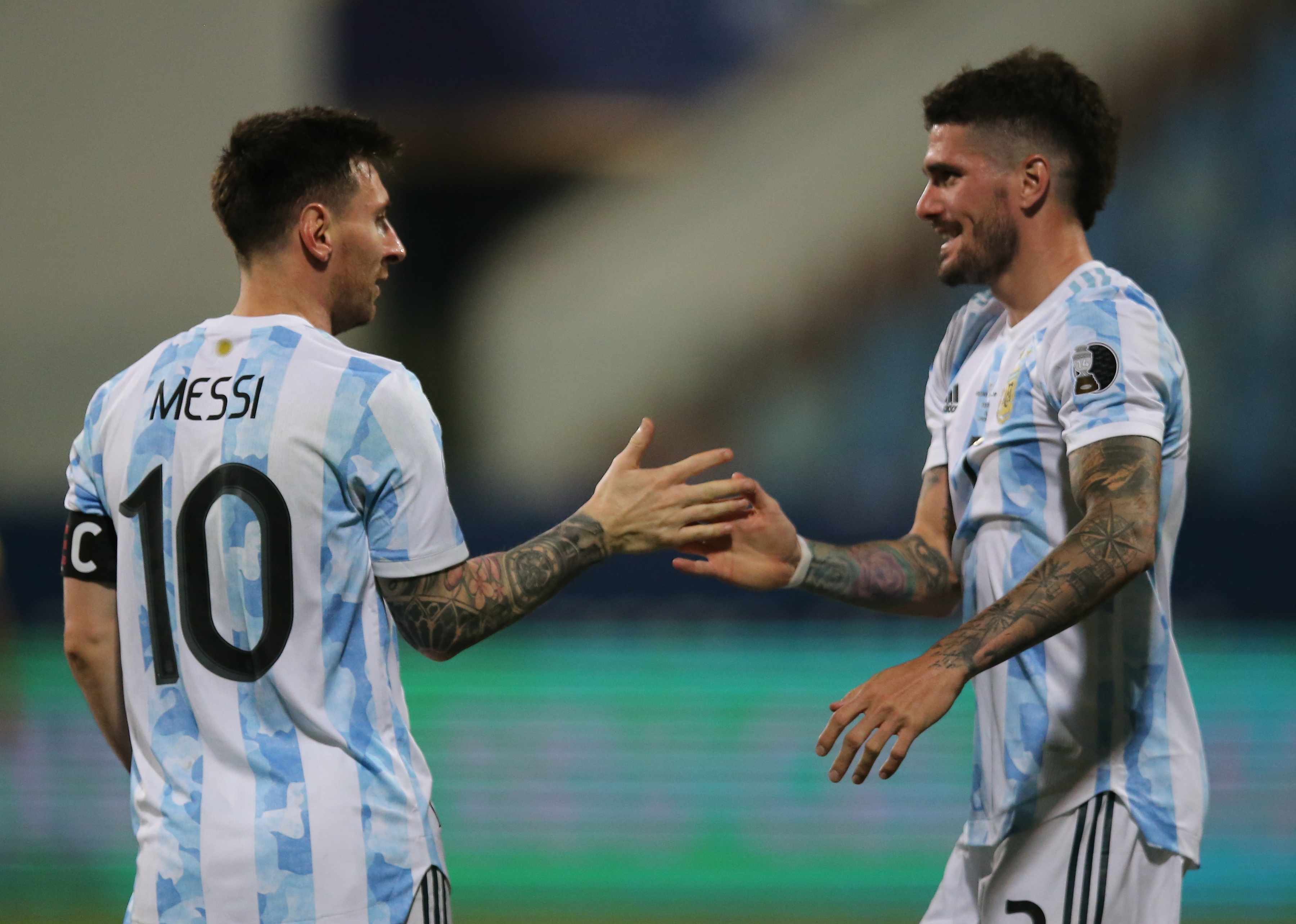 Де пасите. Де Пауль Аргентина. Родриго де Пауль и Месси. Rodrigo de Paul Messi Argentina. Родриго де Пауль аргентинский футболист и Месси.