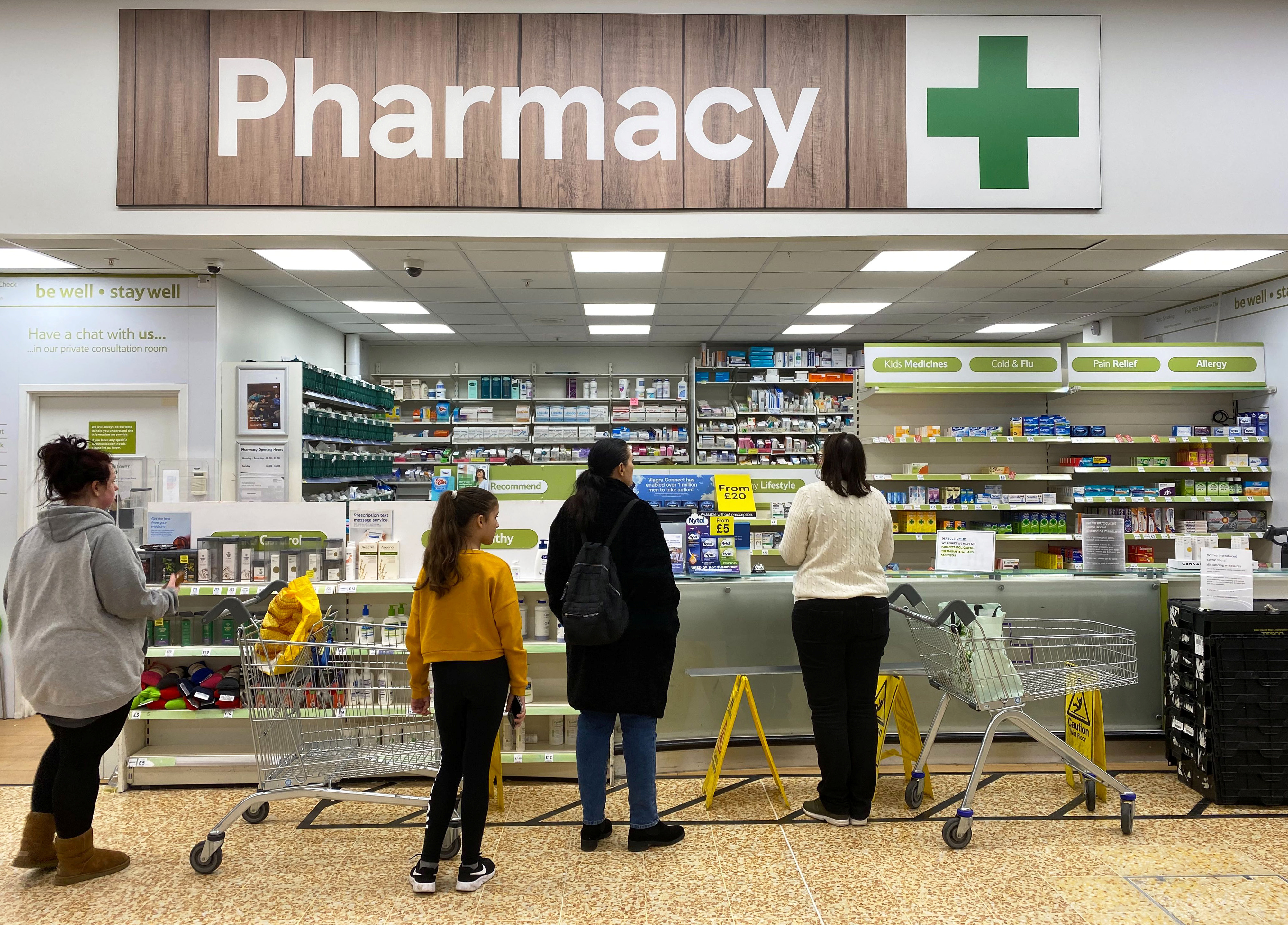 Farmacia en el Reino Unido. Cheshunt, Britain March 21, 2020 REUTERS/Mark Hartnell