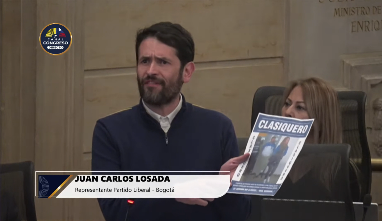 Congresista Juan Carlos Losada recibió intimidaciones en el baño del Capitolio: responsabiliza a un periodista taurino