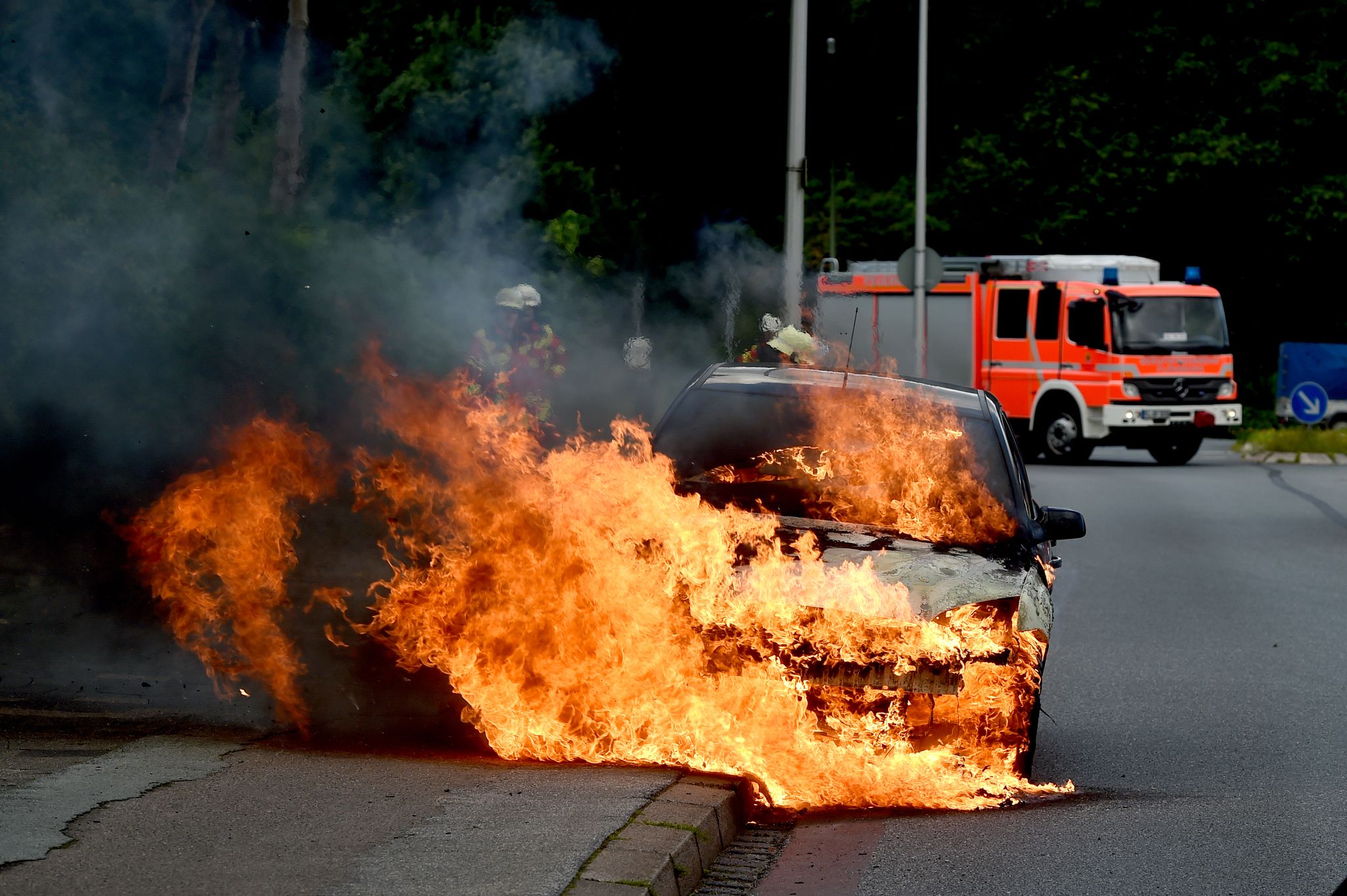 Los coches eléctricos están provocando nuevos protocolos de emergencia  debido a las baterías y sus riesgos de incendio