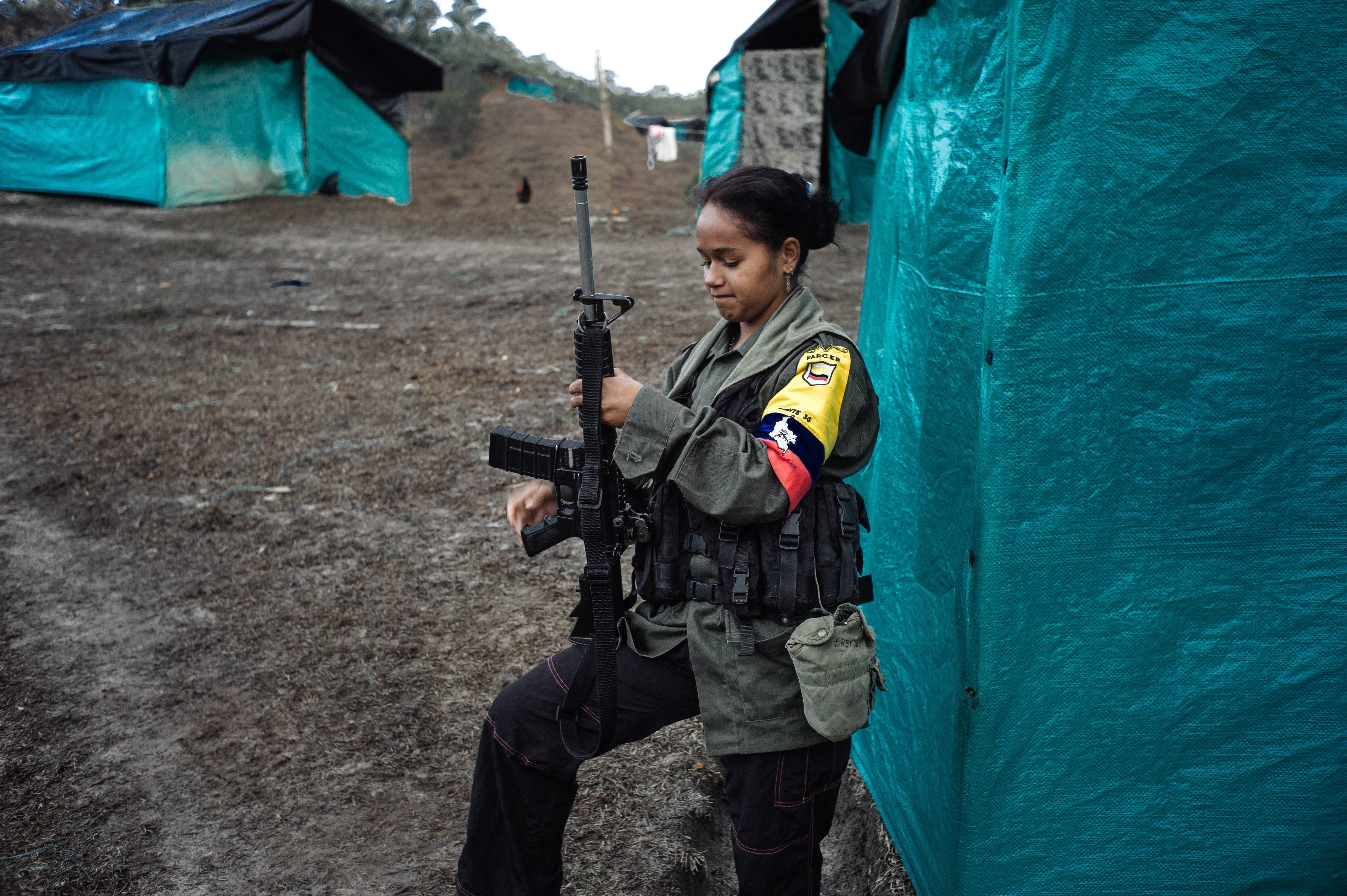en Colombia se reconoció la importancia dl enfoque de genero para analizar los casos de victima del conflicto armado.
