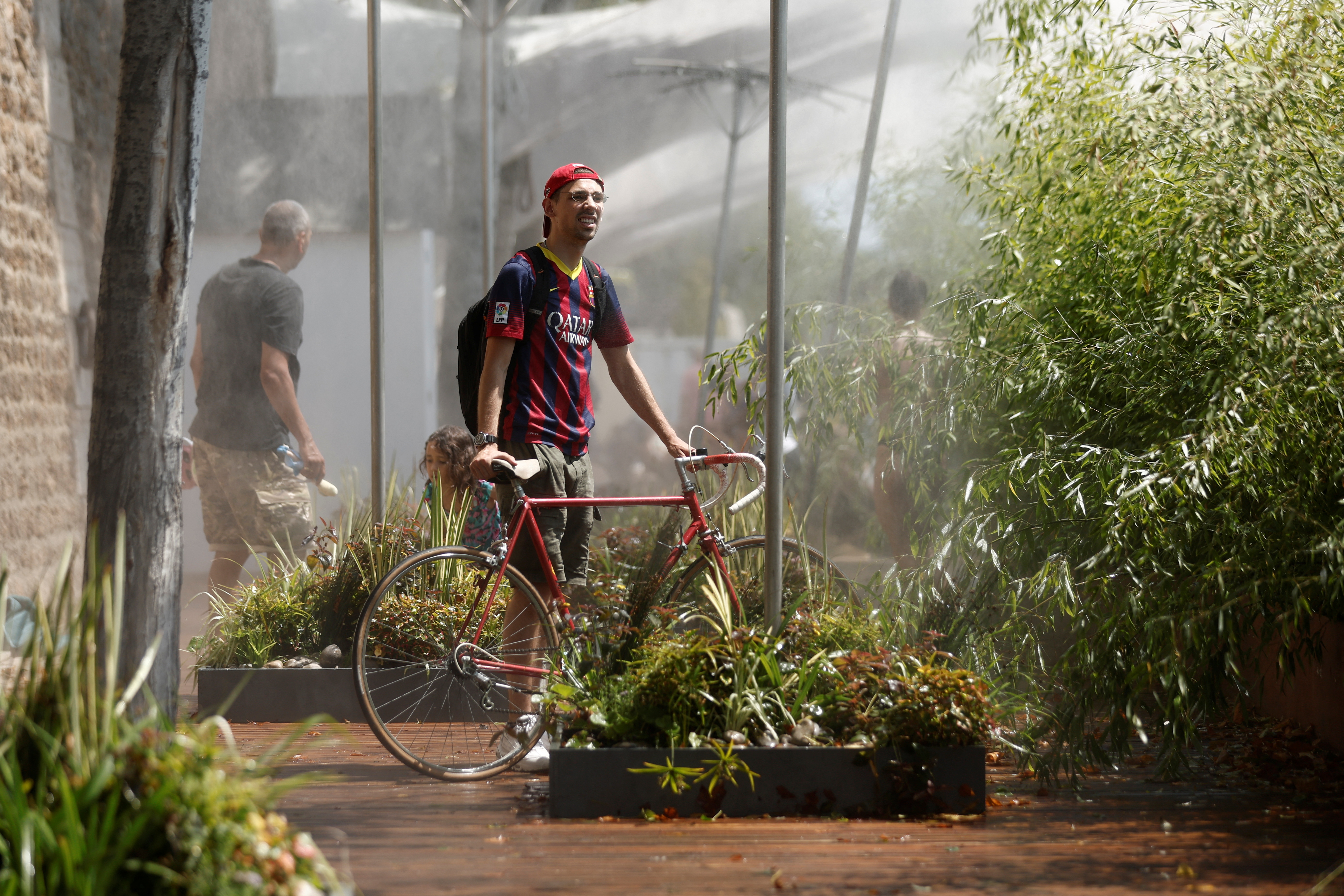 En París las temperaturas también son extremadamente elevadas (REUTERS/Benoit Tessier)