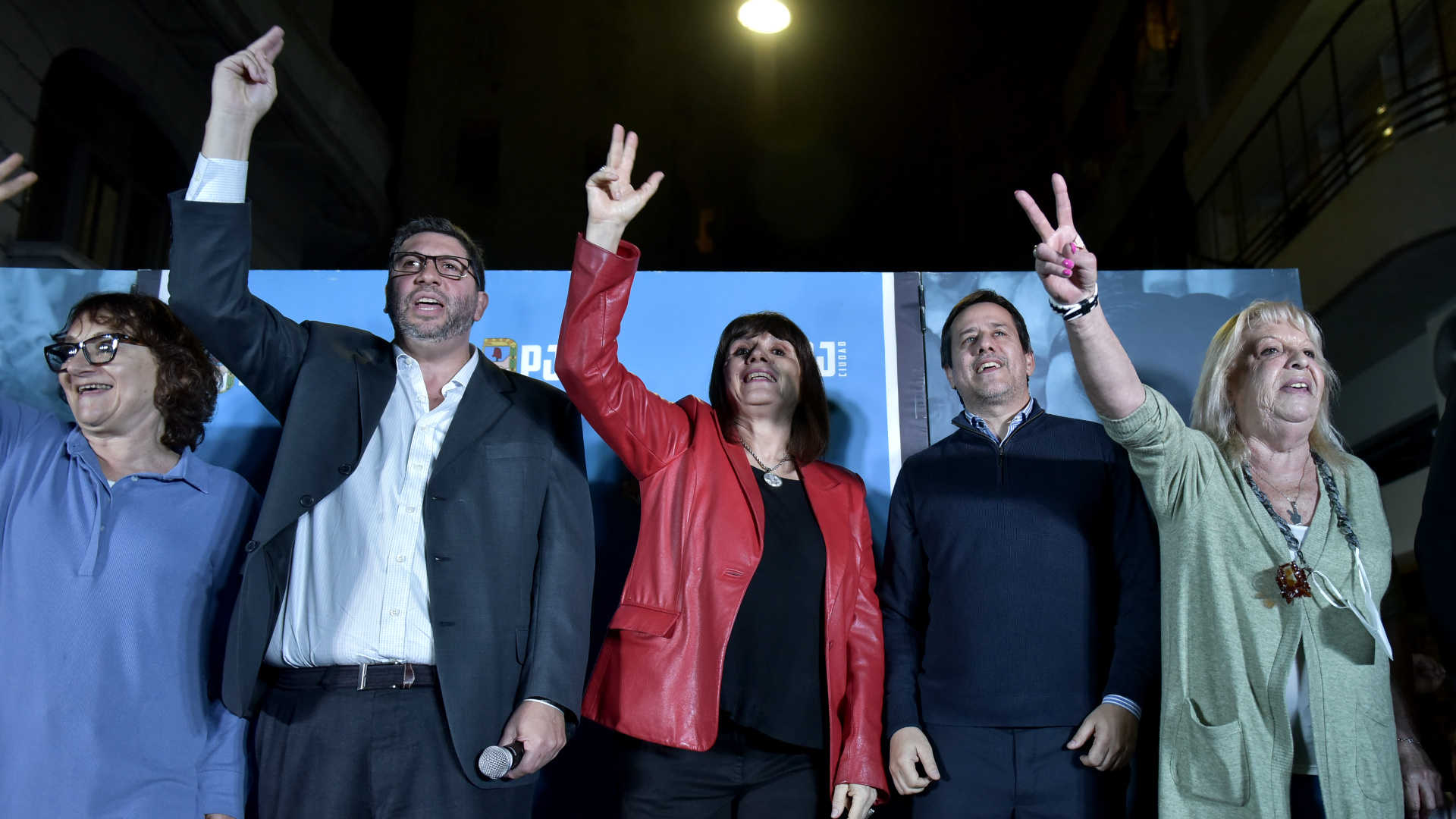 El peronismo porteño organizó un respaldo público a Cristina Kirchner y marchó a su casa (Gustavo Gavotti)