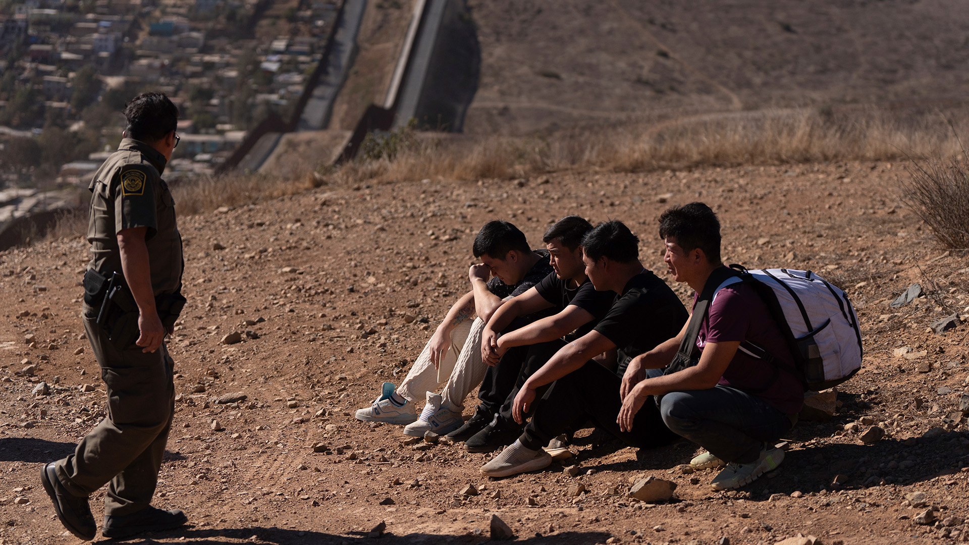 De cuánto es la multa que impondrá EEUU a quienes intenten cruzar ilegalmente la frontera - Infobae