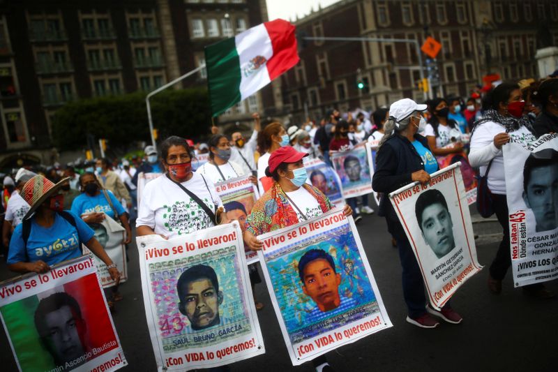 Ayotzinapa: México ratificó con la CIDH la continuidad de los expertos que buscan resolver la desaparición de los 43 estudiantes 