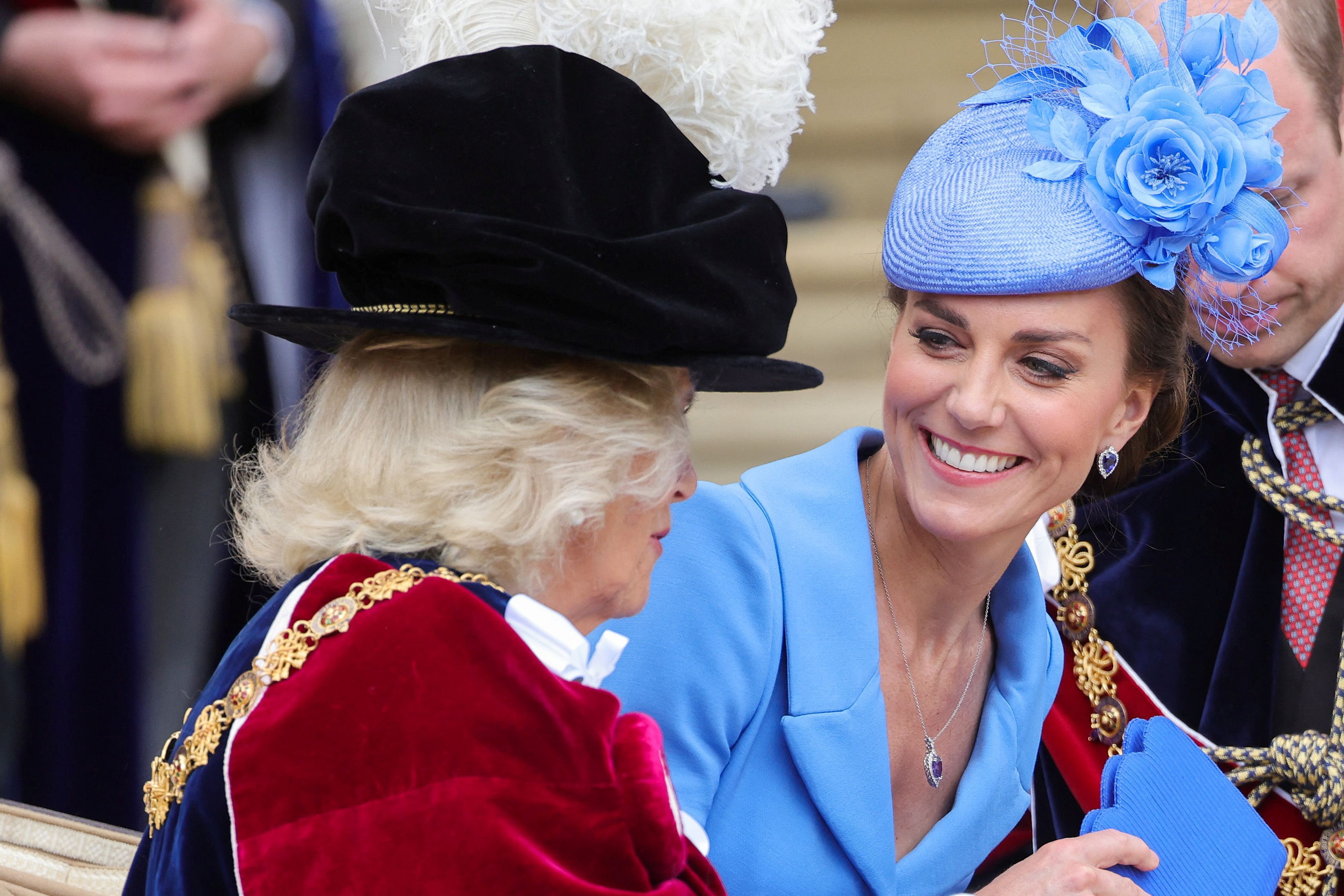 La duquesa de Cornualles junto a la duquesa de Cambridge. Chris Jackson/Pool via REUTERS