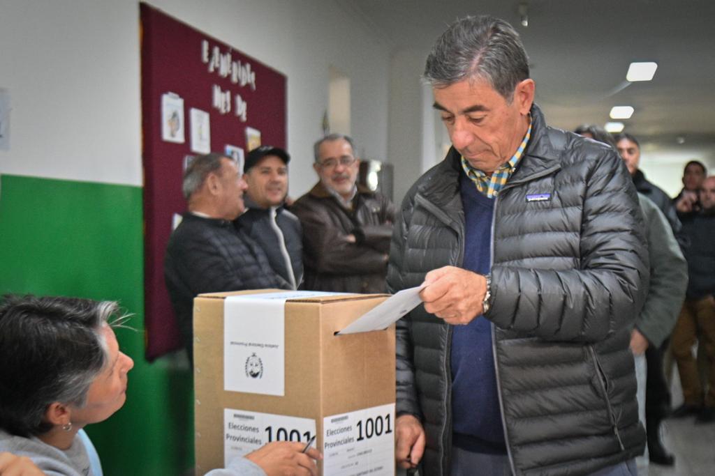 El voto en Tilisarao, a 120 kilómetros de la capital de San Luis, de Jorge "Gato" Fernández, el candidato oficialista al que apoya el actual gobernador Alberto Rodríguez Saá.