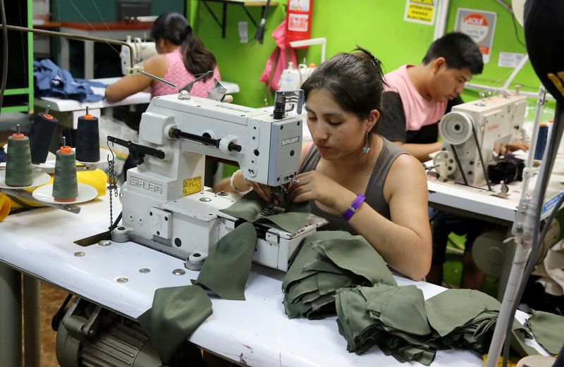 Exportaciones del sector textil moverían US$ 1,830 millones este año en Perú. 
