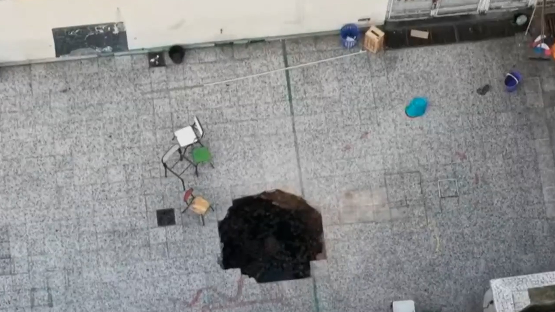 Alarma en una escuela de San Mart&iacute;n por un pozo de 15 metros de profundidad en medio del patio
