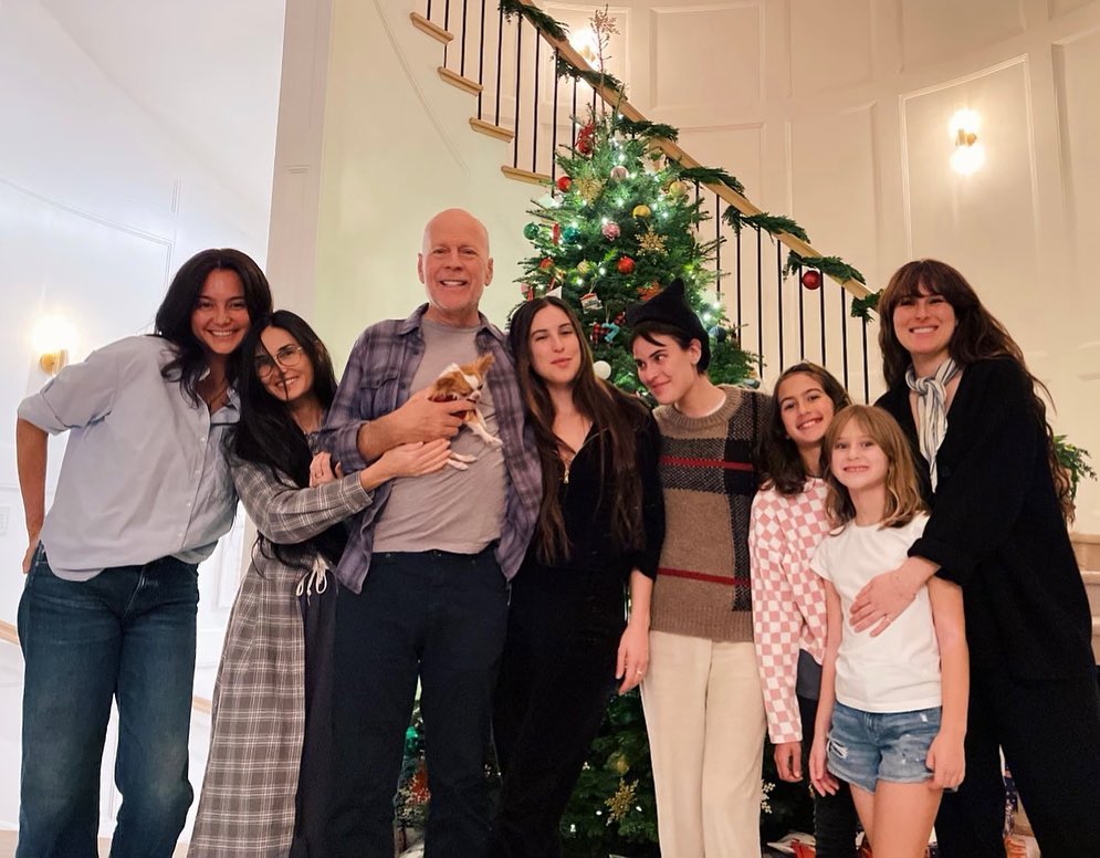The actor advanced his family Christmas 