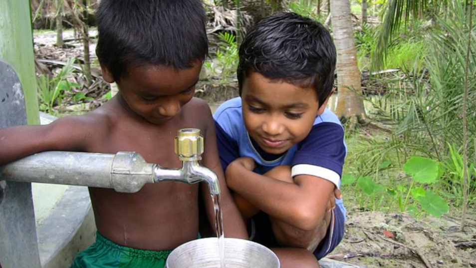 3 niños muertos y 30 enfermos por falta de agua potable en el Chocó / Shawn - flickr.com