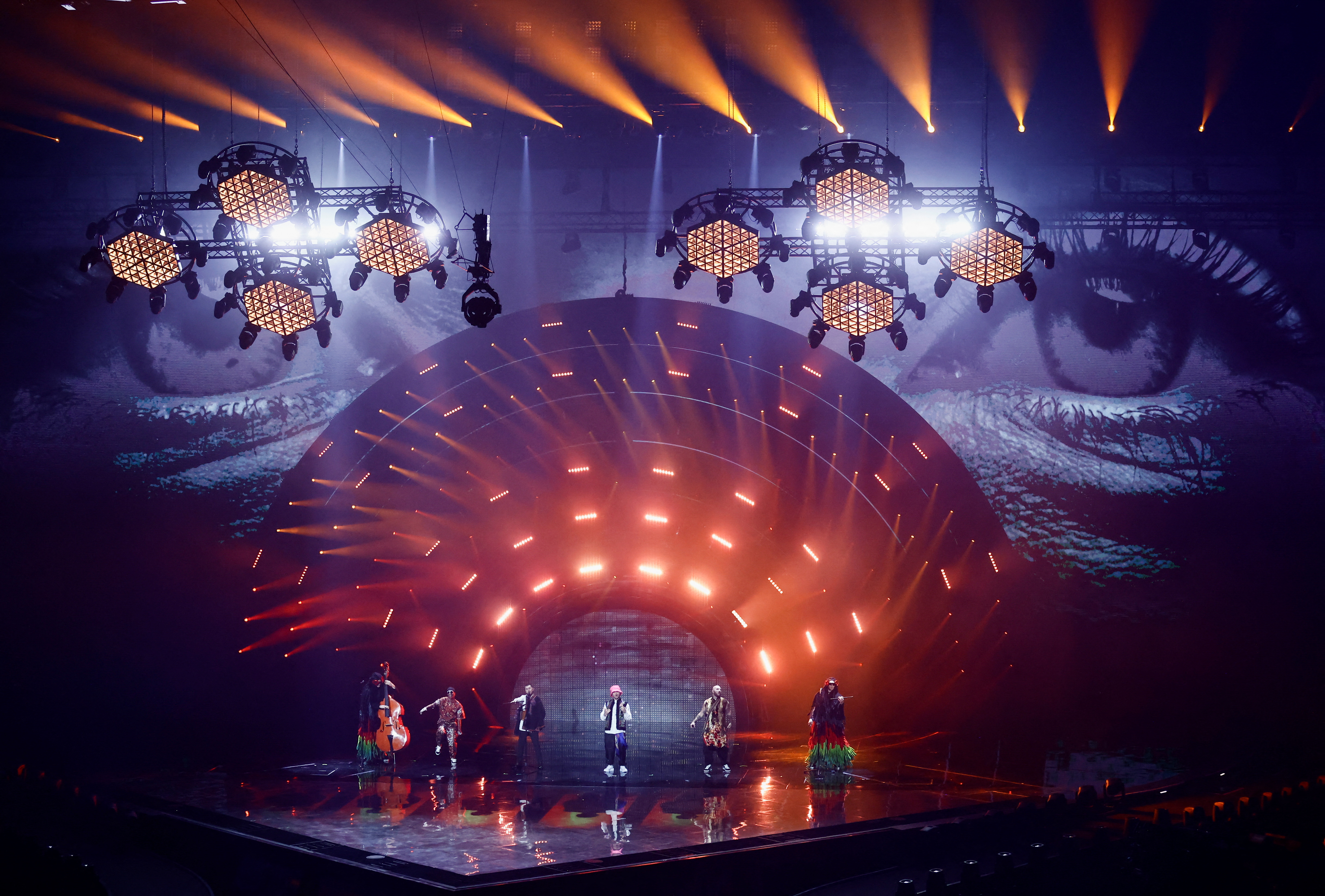 Kalush Orchestra y otros 24 grupos están listos para competir el sábado en la gran final del concurso anual de composición de canciones (REUTERS/Yara Nardi)