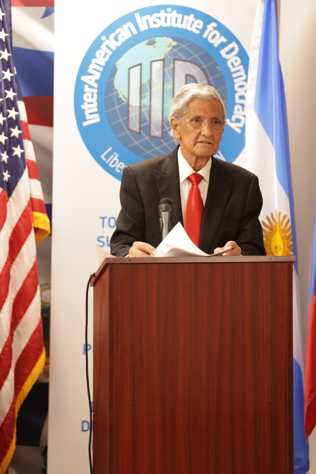 Valladares anunció el inicio de un análisis jurídico del proceso sobre el caso de Ardiles 