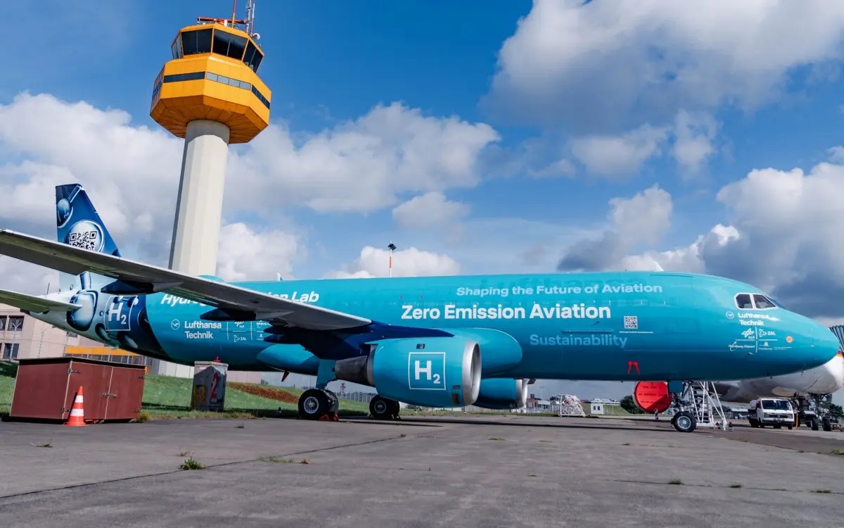Una línea aérea convirtió un avión comercial en un laboratorio para probar el hidrógeno