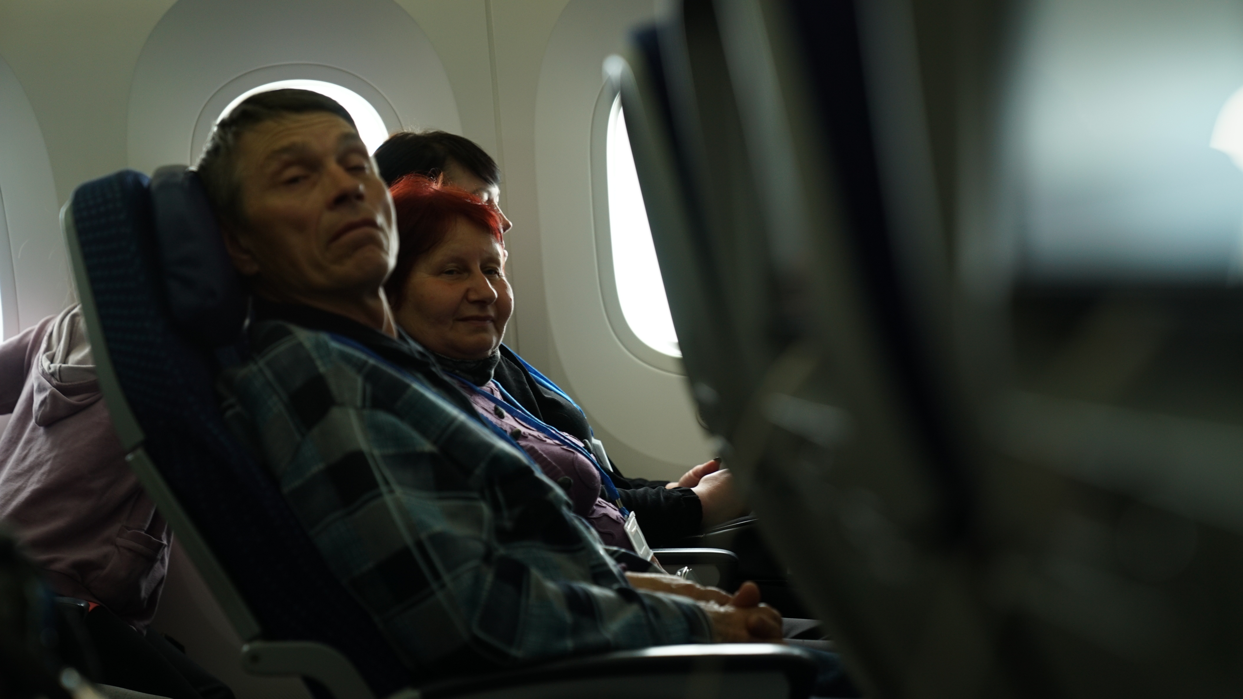 Hombres mayores de 60, mujeres y niños. Son los únicos ucranianos que pueden dejar el país y buscar un nuevo destino, aunque sea temporal