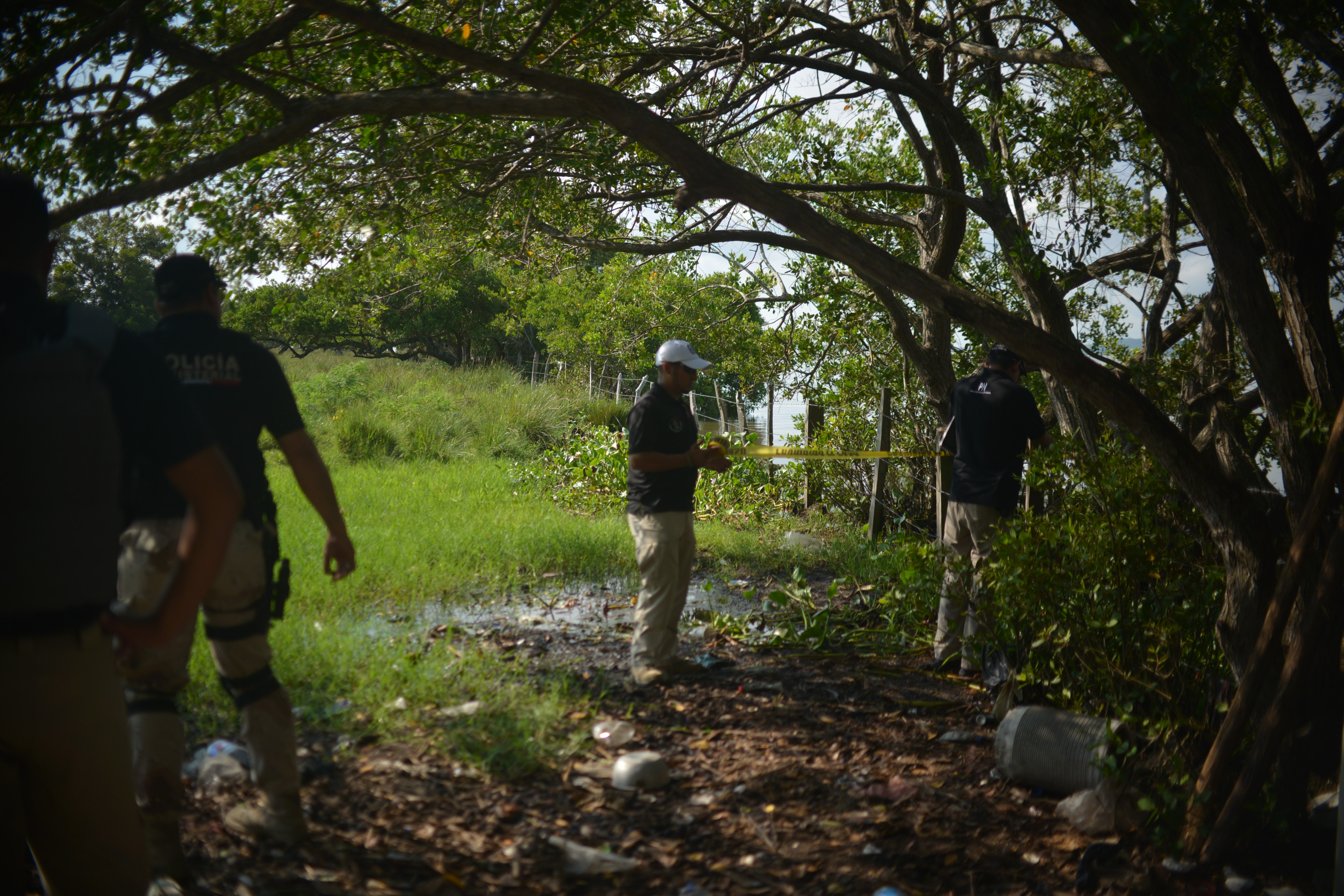 Activistas siguen desenterrando restos humanos en fosas clandestinas relacionadas con la violencia generada por cárteles de la droga (Cuartoscuro) 