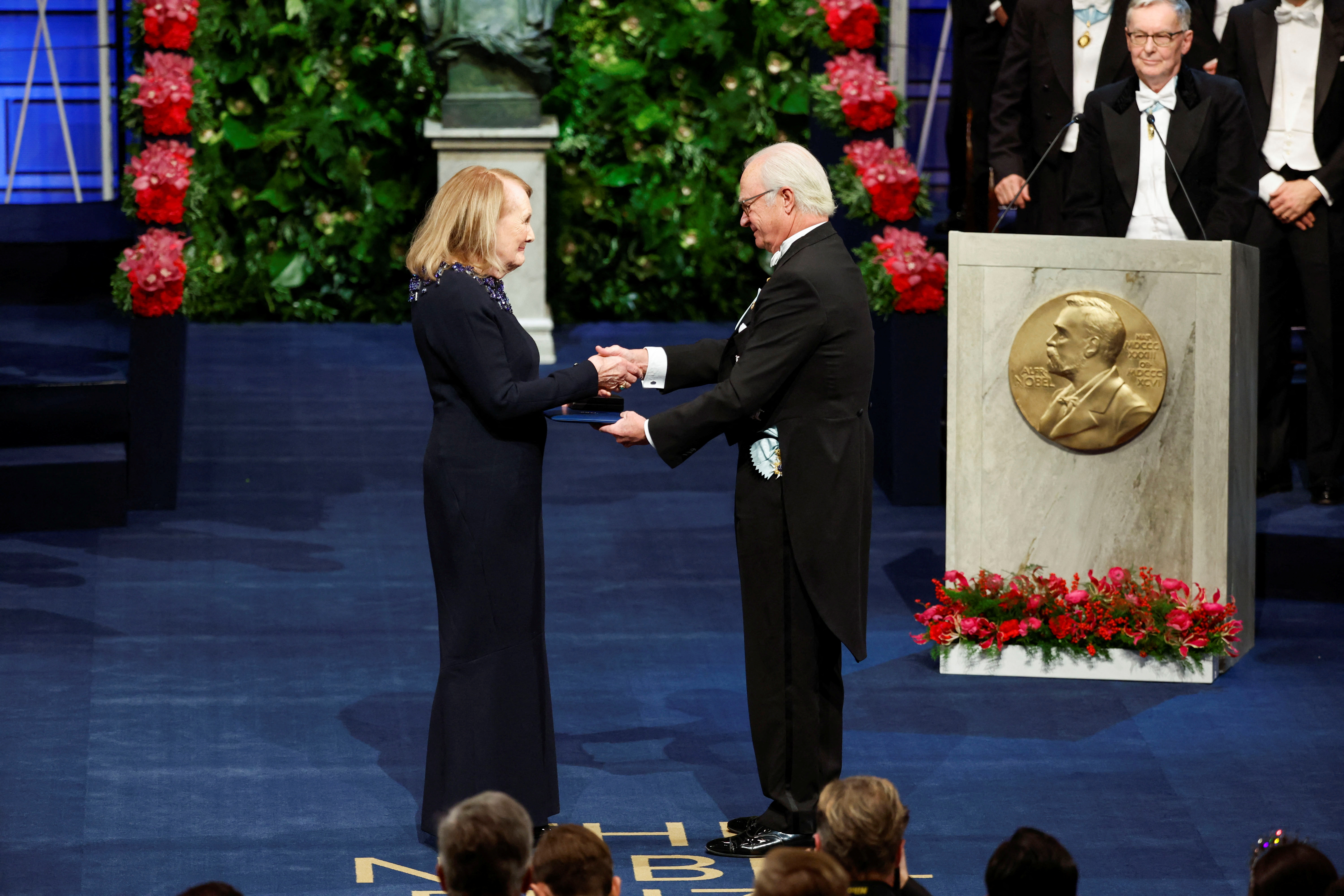 The moment Annie Ernaux received the Nobel Prize for Literature, on December 10, 2022 (Photo: TT News Agency/Christine Olsson via REUTERS)