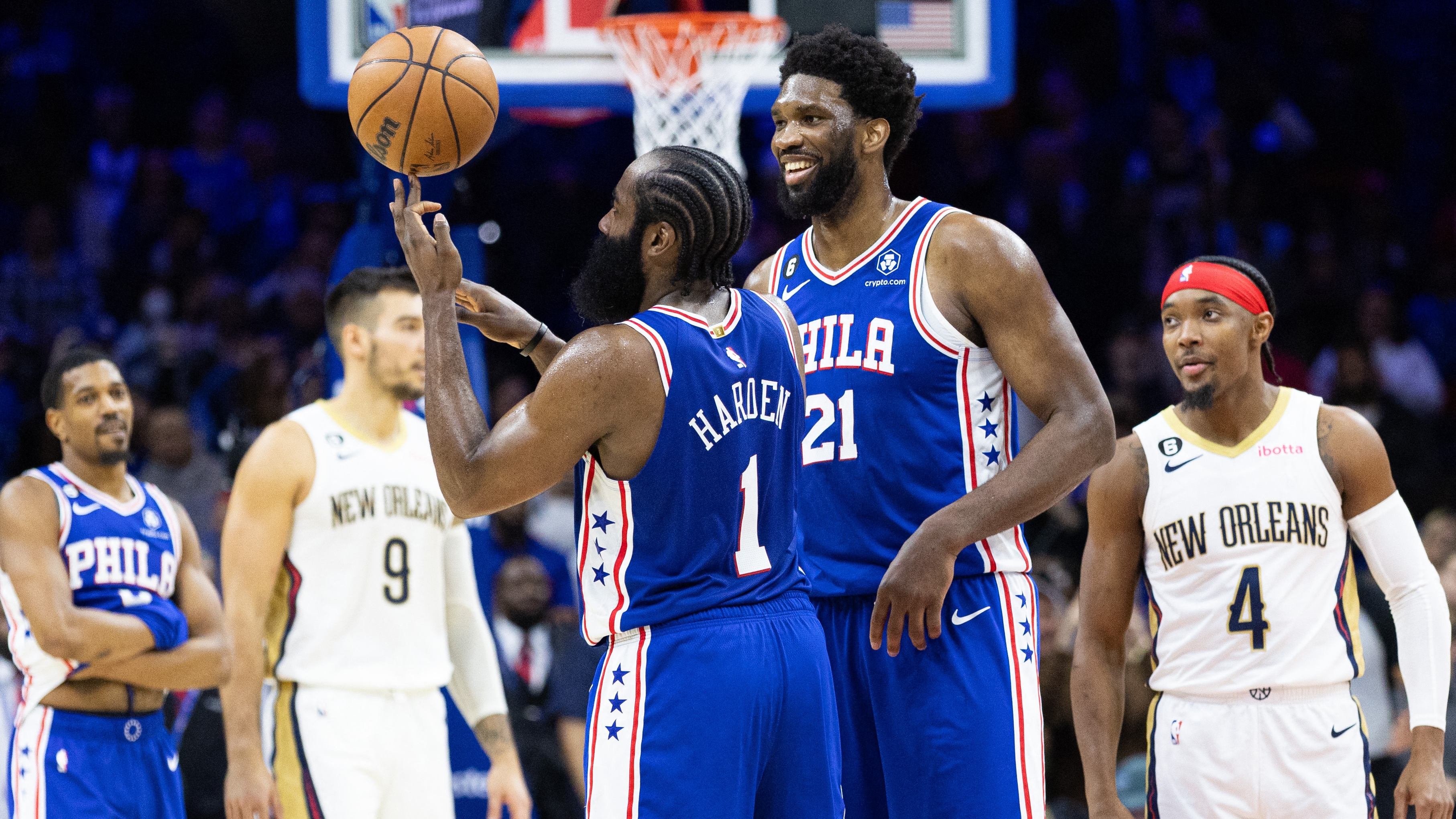 James Harden and a controversial action at the end of the game between the Philadelphia 76ers and New Orleans Pelicans in the NBA (Credit: Bill Streicher-USA TODAY Sports)