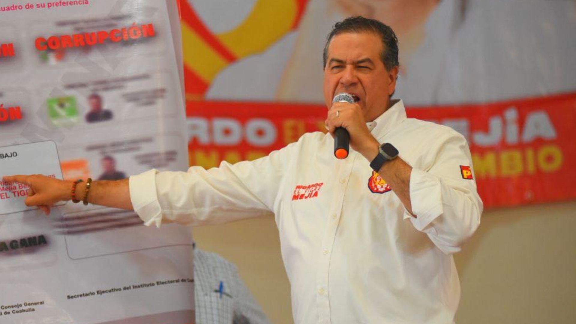Mejía Berdeja acusó al Gobernador Miguel Riquelme, por intimidar a opositores. . (Facebook/Ricardo Mejia Berdeja)