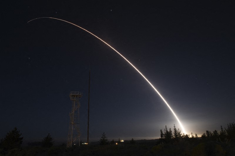 Reference file image of the Minuteman III intercontinental ballistic missile launched during an operational test from the Vanderburgh Air Force Base in California, USA.  February 25, 2016. REUTERS / Ian Dudley / US Air Force Photo / Guide via Reuters 