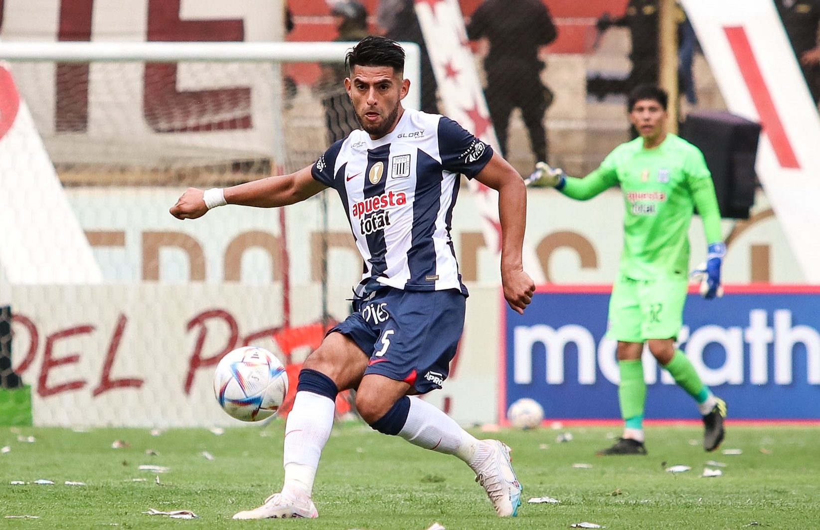 ZAMBRANO asegura que antes de retirarse jugará en ALIANZA LIMA: 2