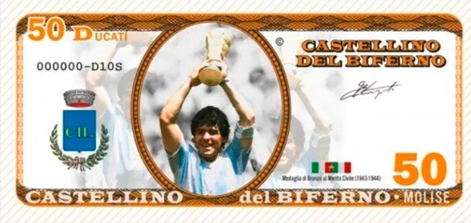 En el billete de 50 Maradona aparece levantando la Copa del Mundo en México 