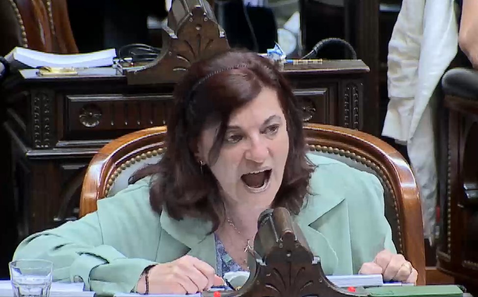 Escándalo en la corona británica: el ex príncipe Andrés enfrenta la posibilidad de exilio fuera del Reino Unido