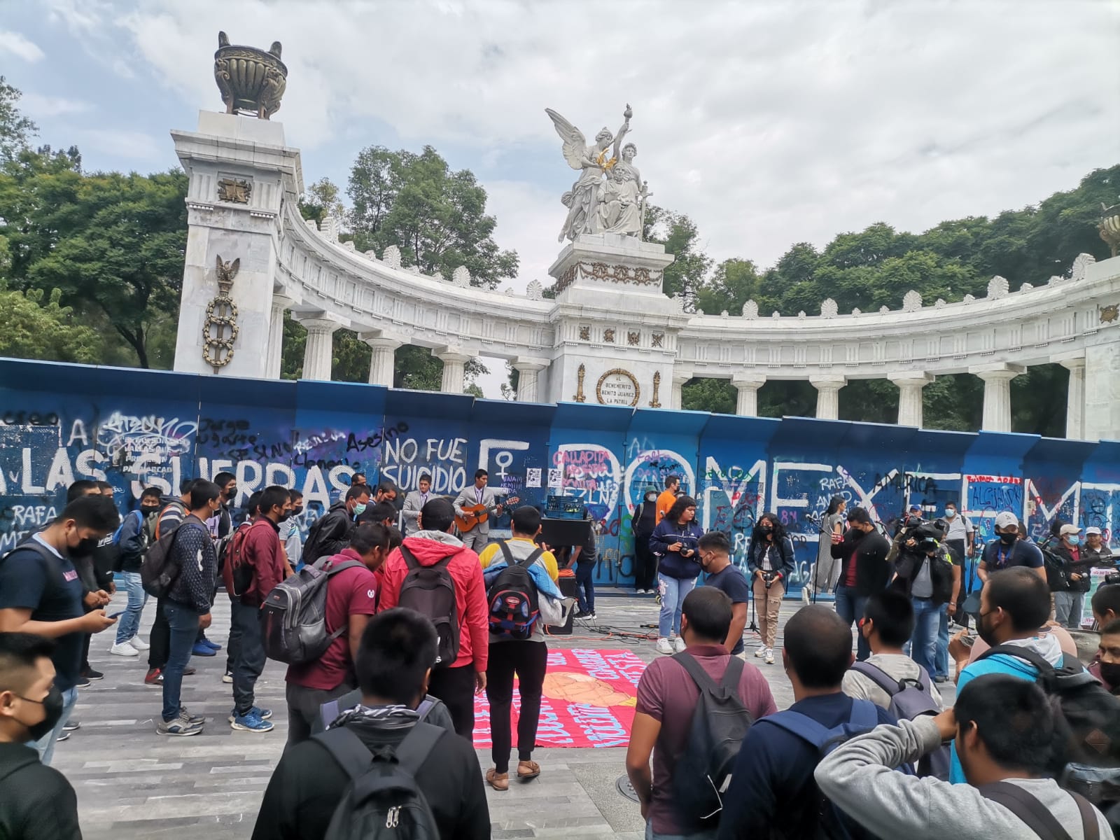 Manifestación de normalistas se concentró en el Hemiciclo a Juárez