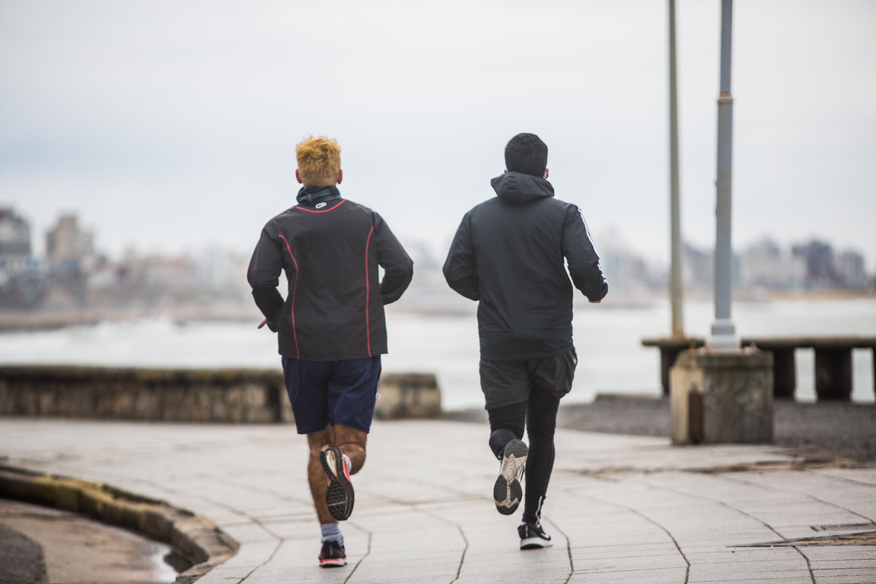 Volver a correr. Sacando los pedidos de volver a trabajar y a abrir comercios y fábricas, hacer deportes es uno de los reclamos que más se escuchan en todo el país. Mar del Plata lo logró (Christian Heit)