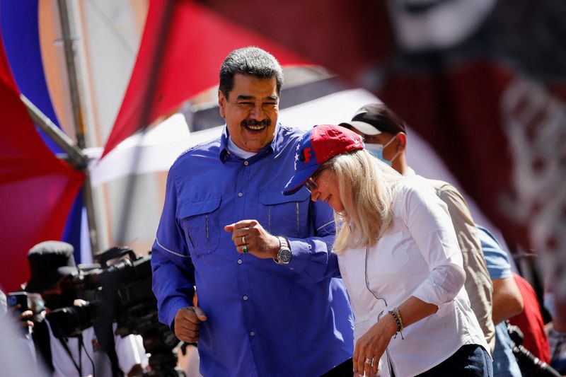 Nicolás Maduro y su esposa Cilia Flores en una fotografía de archivo (REUTERS/Leonardo Fernandez Viloria)