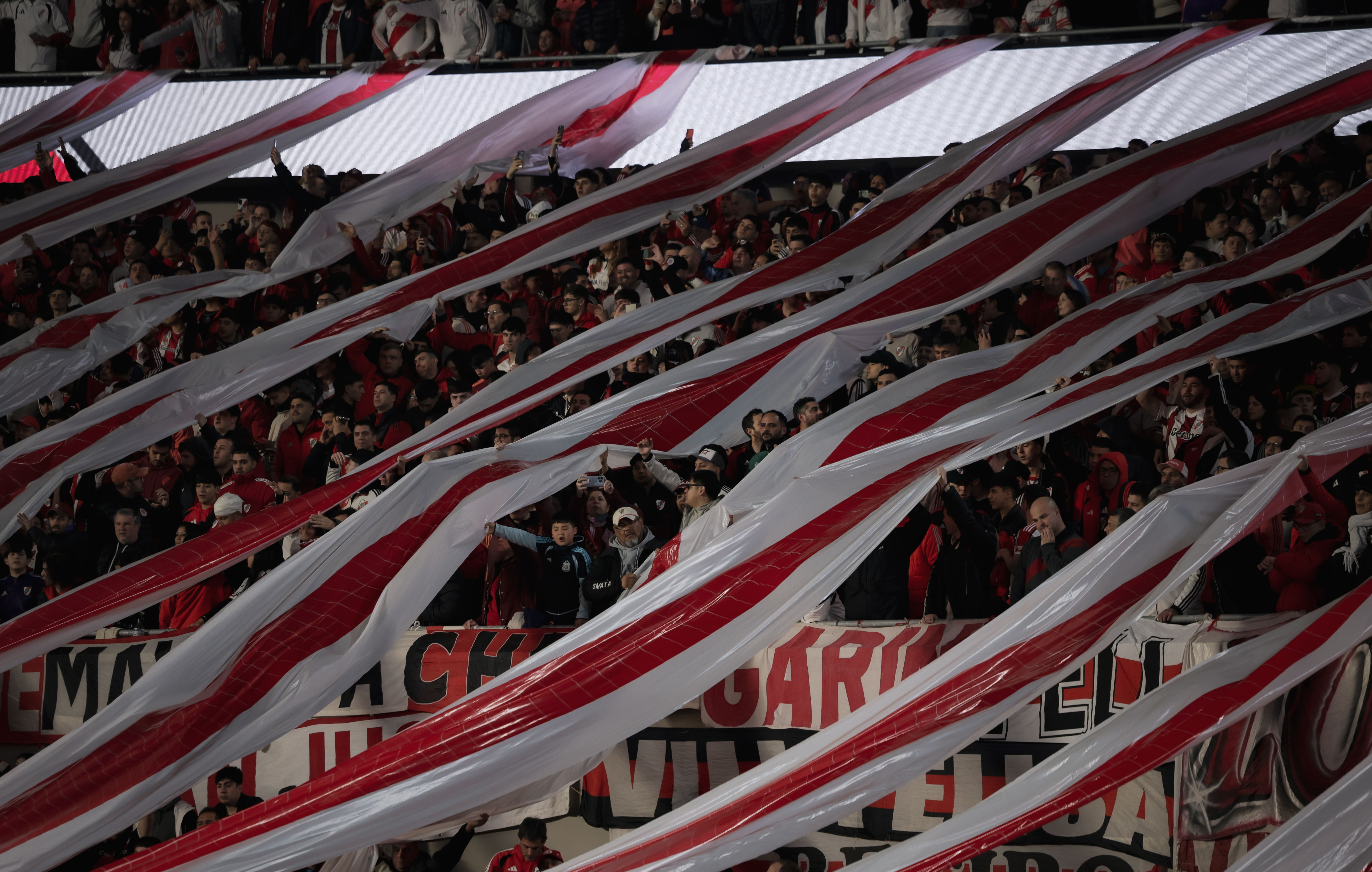 Muri&oacute; un hincha de River en el Monumental tras la eliminaci&oacute;n en la Copa Sudamericana