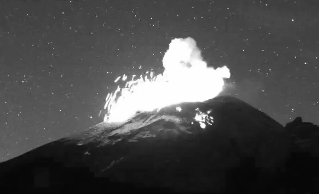 La explosión de los domos de lava representa una de las actividades más alarmantes del Popocatépetl. (Archivo/Infobae).