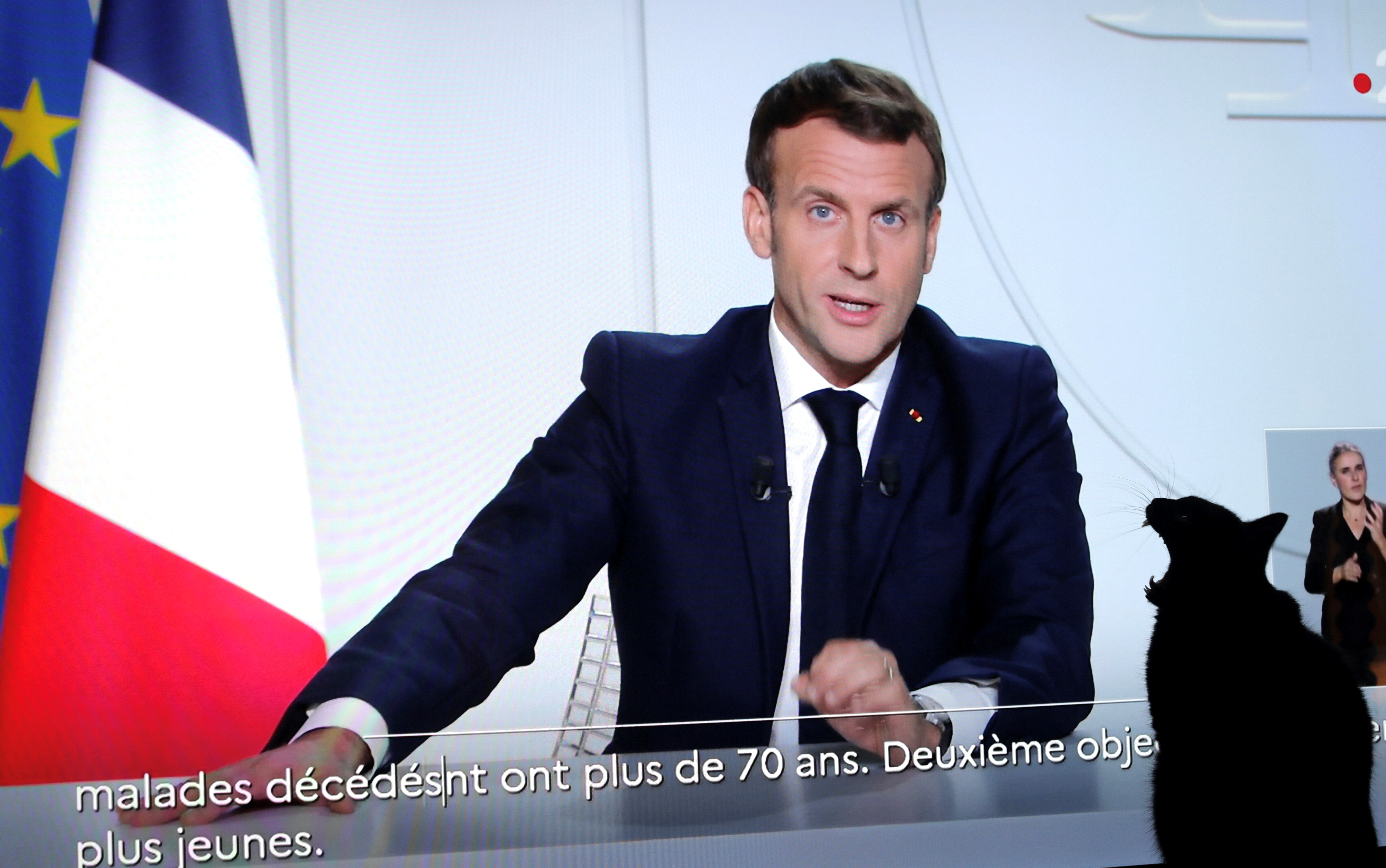 El presidente de Francia, Emmanuel Macron, podría anunciar un plan de desescalada, aún cuando los contagios promedian los 30.000 casos por día.