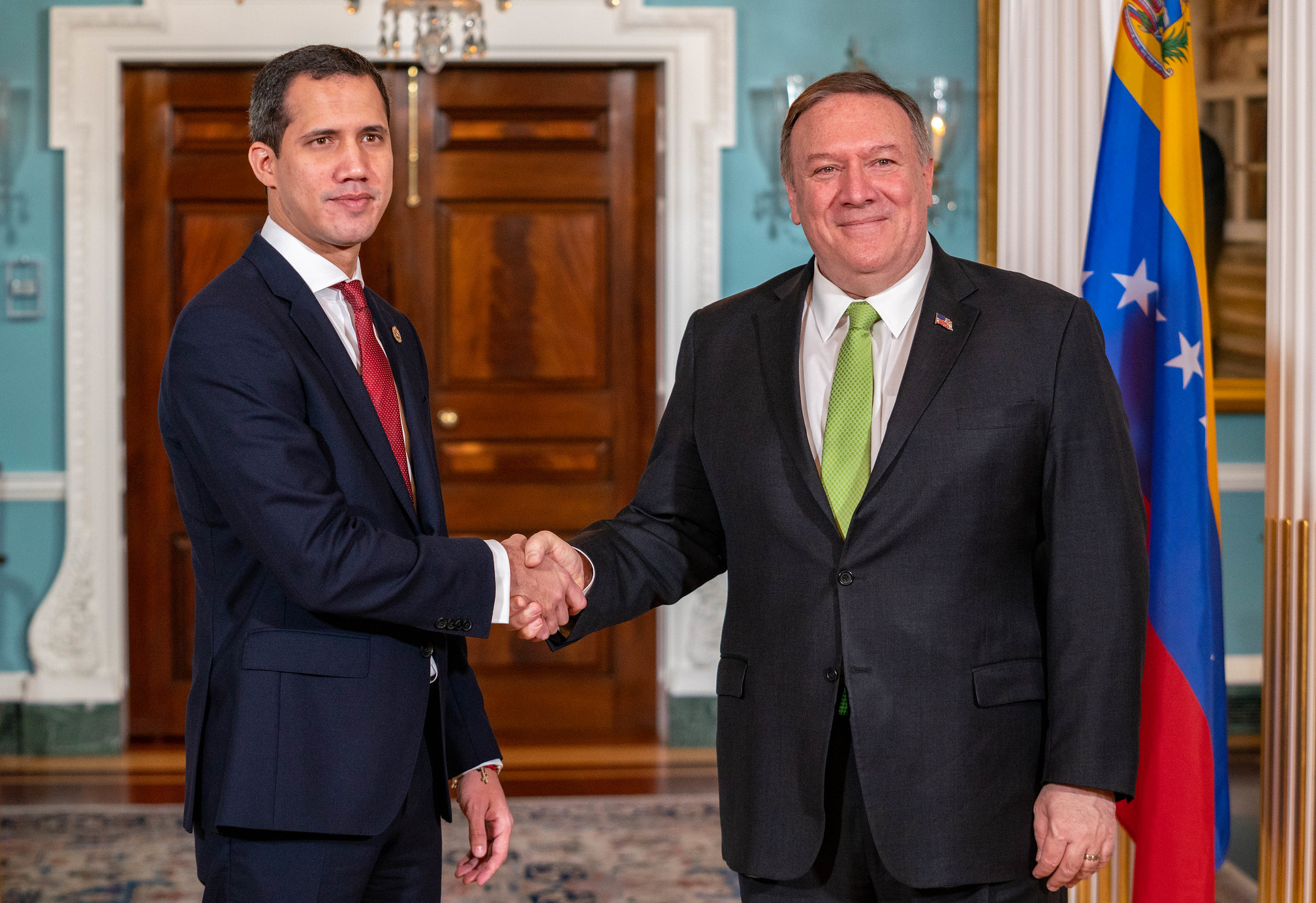 Mike Pompeo junto al líder opositor venezolano Juan Guaido
POLITICA INTERNACIONAL
Ron Przysucha/US Department of S / DPA
