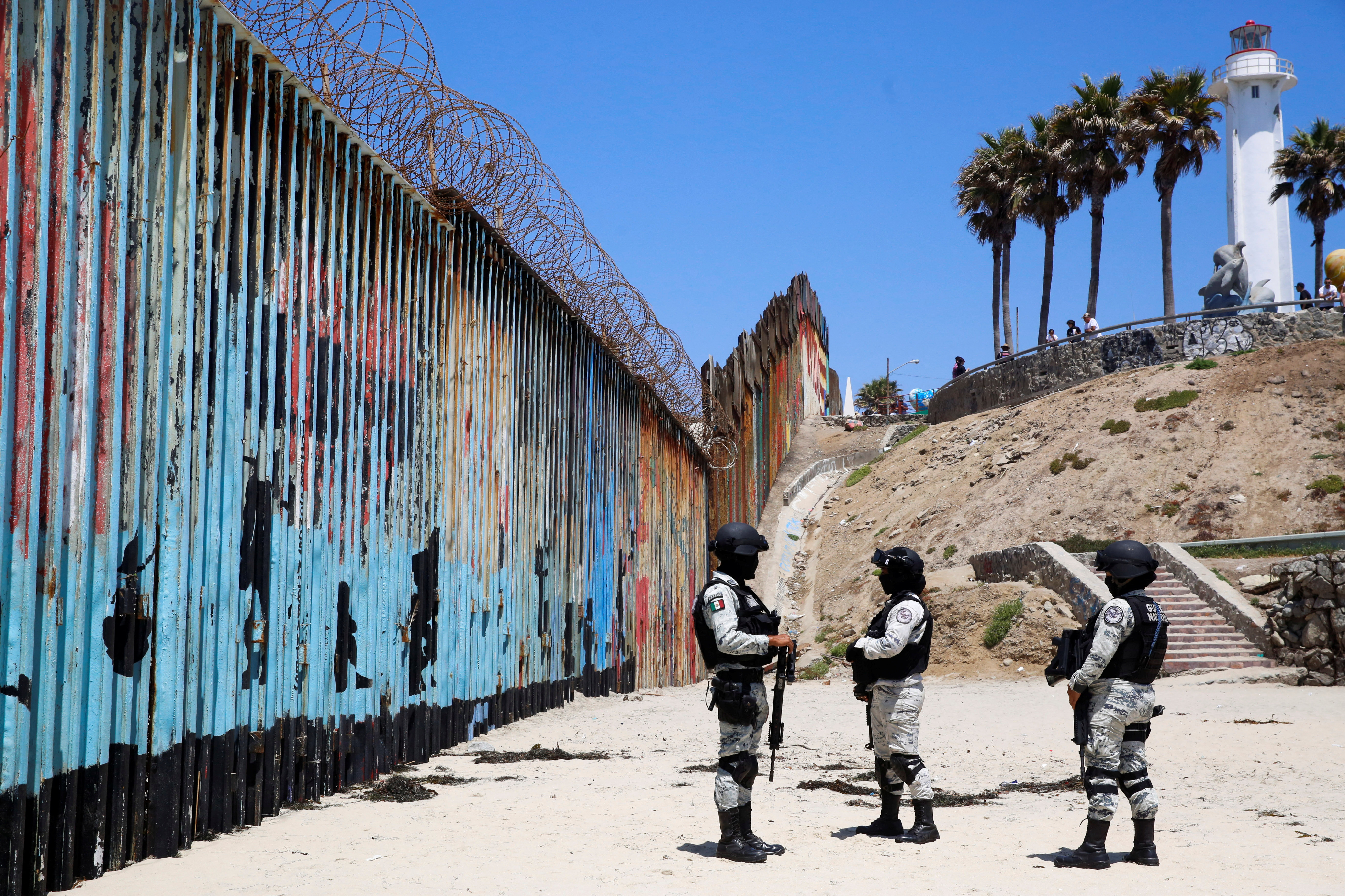 Dos administradores de la página “Tijuana 664″ fueron asesinados a tiros en Baja California