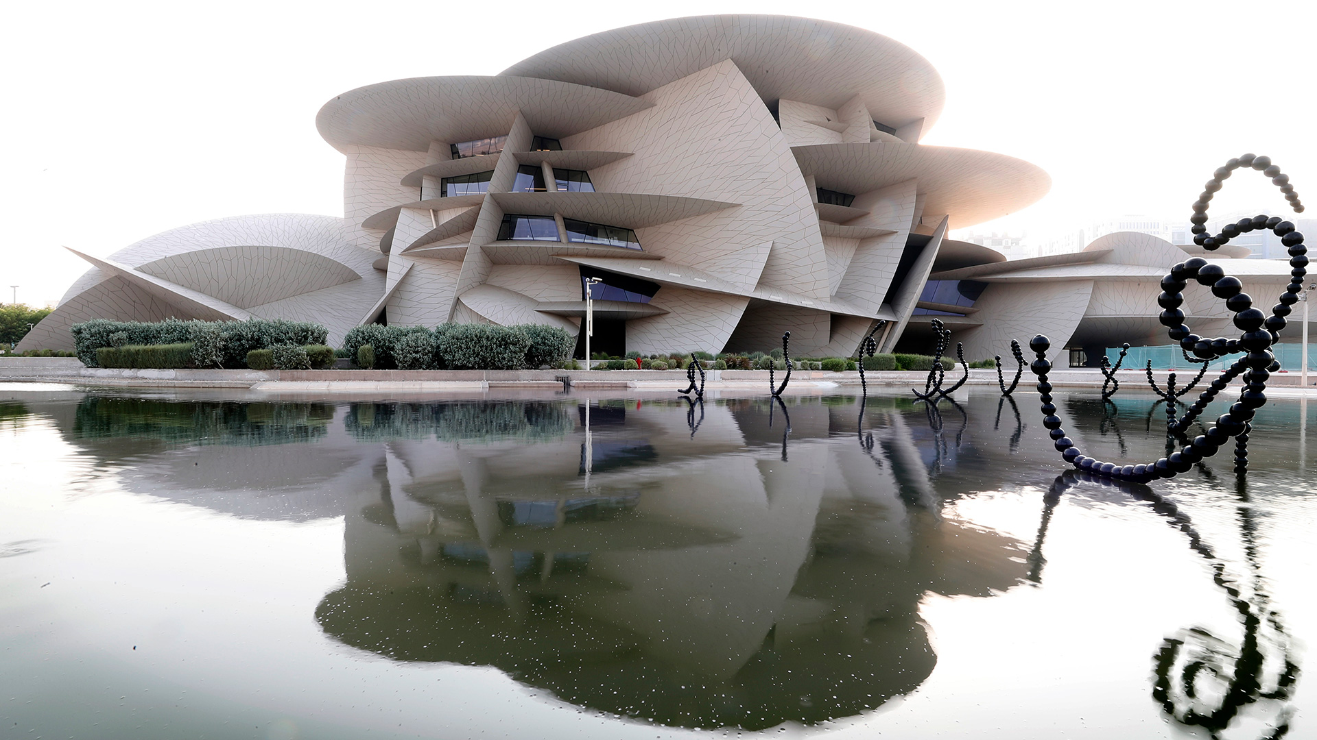 El Museo Nacional de Qatar, una joya arquitectónica (EFE/ Alberto Estévez)