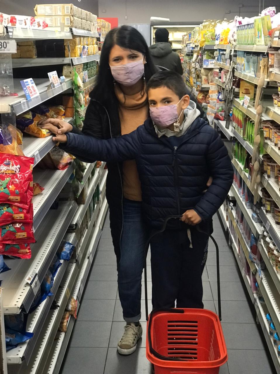 Sonia y Juani iban al supermercado en horarios con poca gente (Imagen: gentileza).