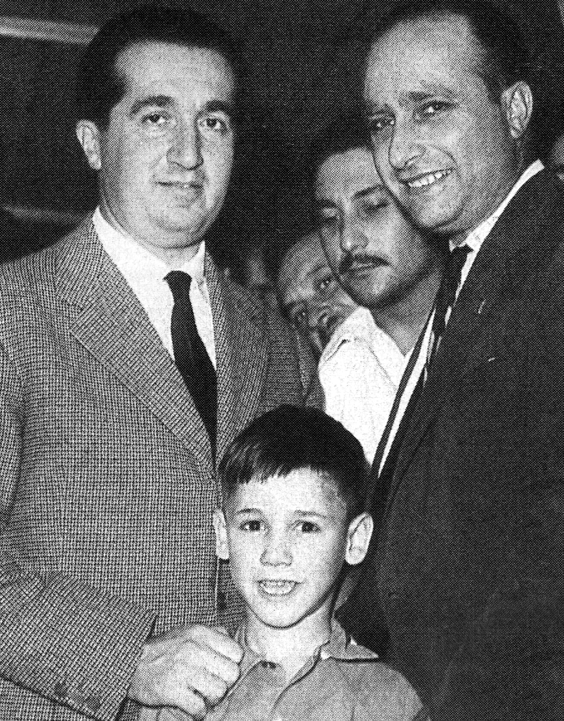 Ascari y Fangio en la fiesta que pagó el argentino por ser campeón en 1951 (Archivo CORSA).