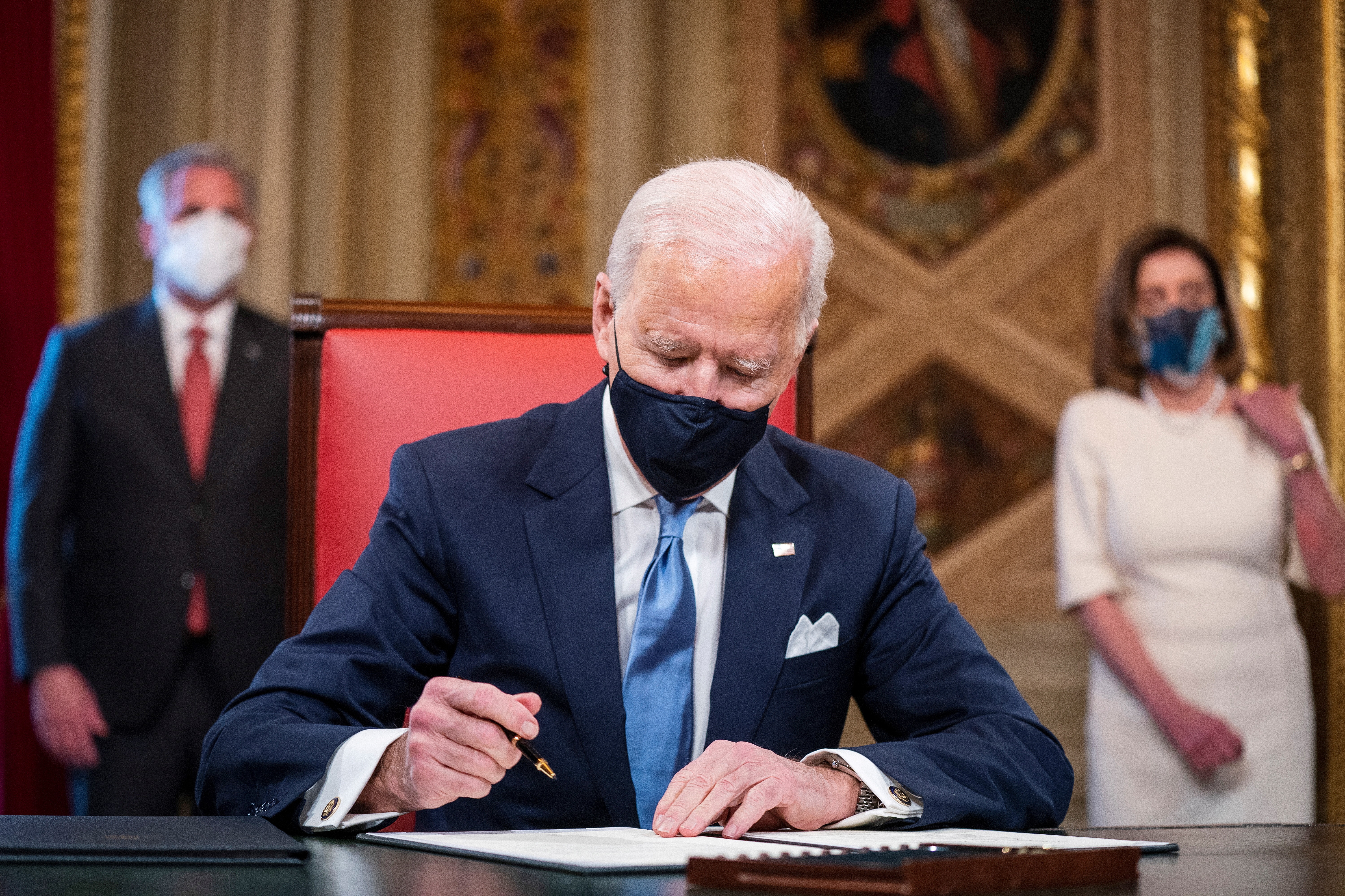 Como prometió que haría, entre sus primeros actos de gobierno Joe Biden devolvió a EEUU al Acuerdo de París el mismo día de su asunción. (EFE/Jim Lo Scalzo)
