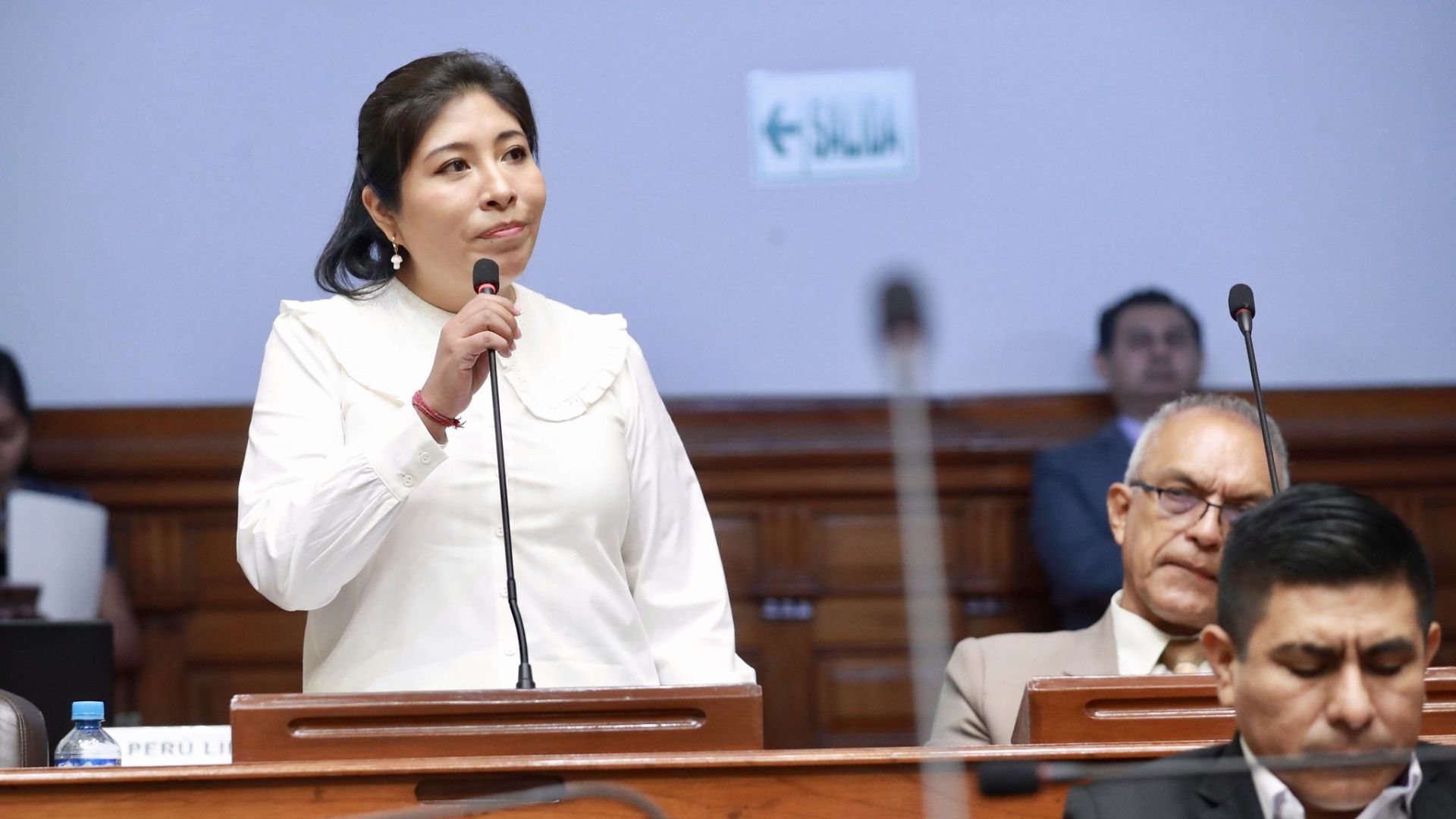 Betssy Chávez fue suspendida del Congreso y será acusada constitucionalmente por participación en autogolpe